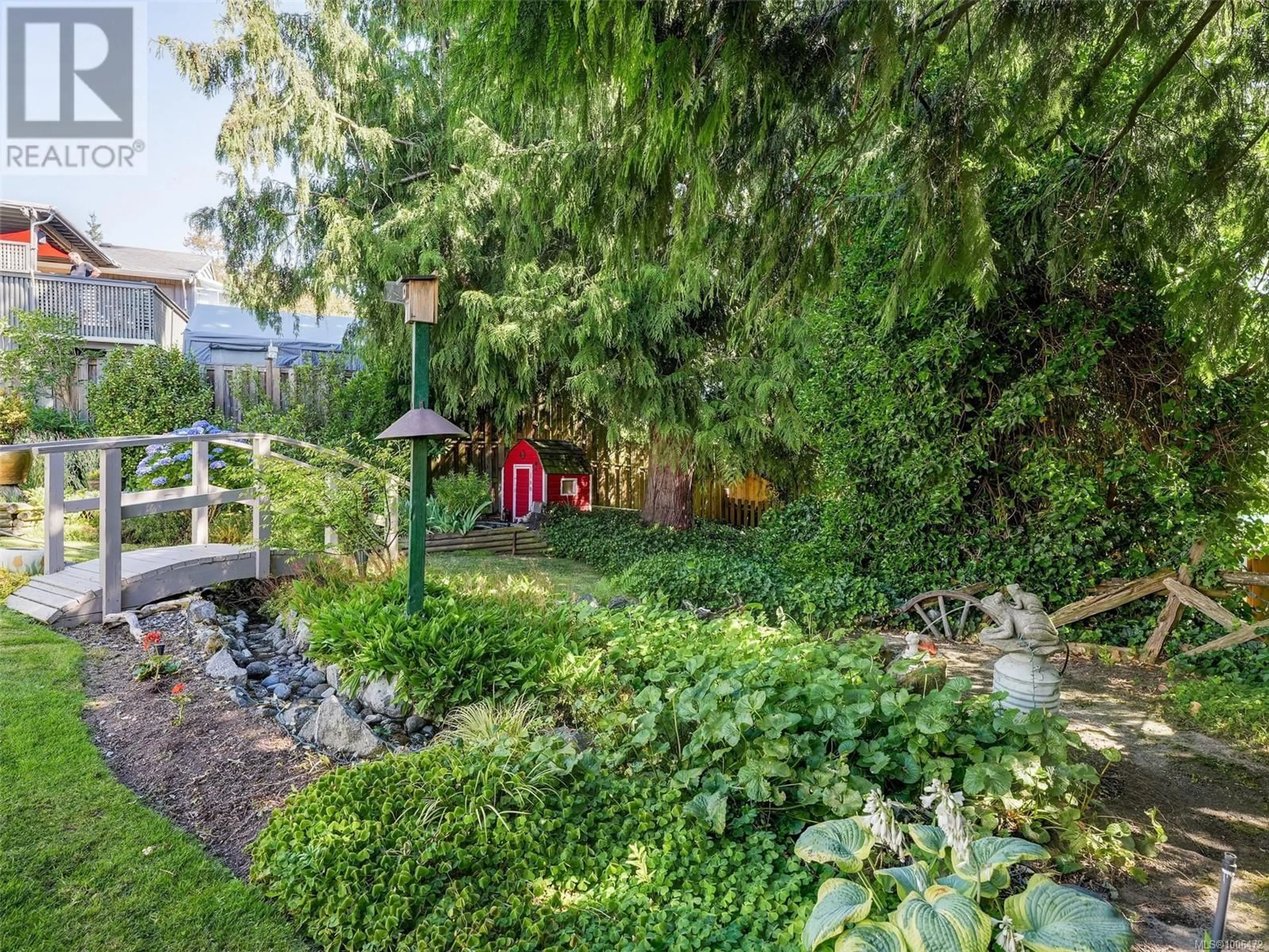 A pic from outside/outdoor area/front of a property/back of a property/a pic from drone, unknown for 4153 BIRTLES AVENUE, Saanich British Columbia V8Z3Z3