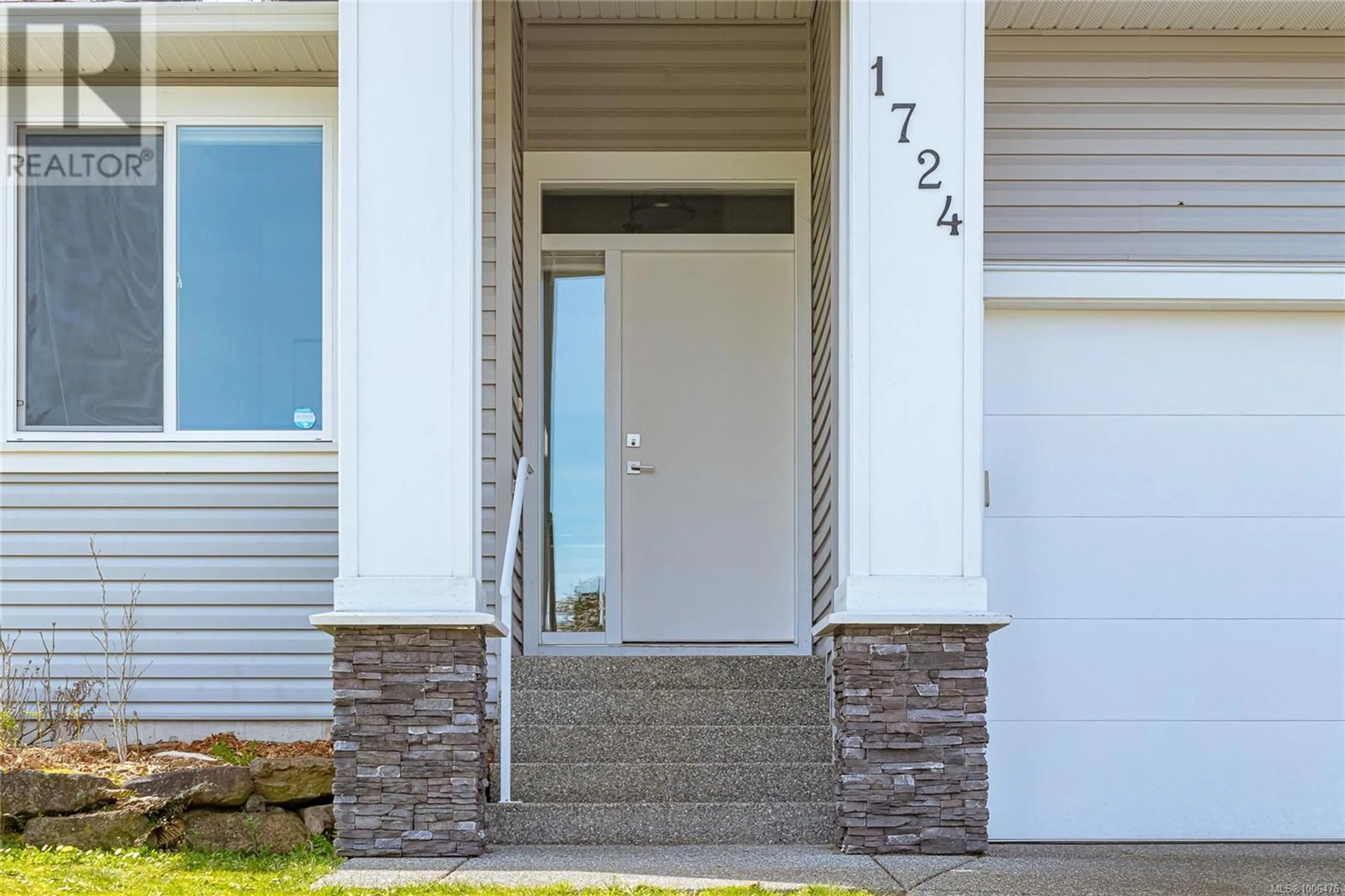 Home with vinyl exterior material, street for 1724 HARAMBE WAY, Nanaimo British Columbia V9X0B3