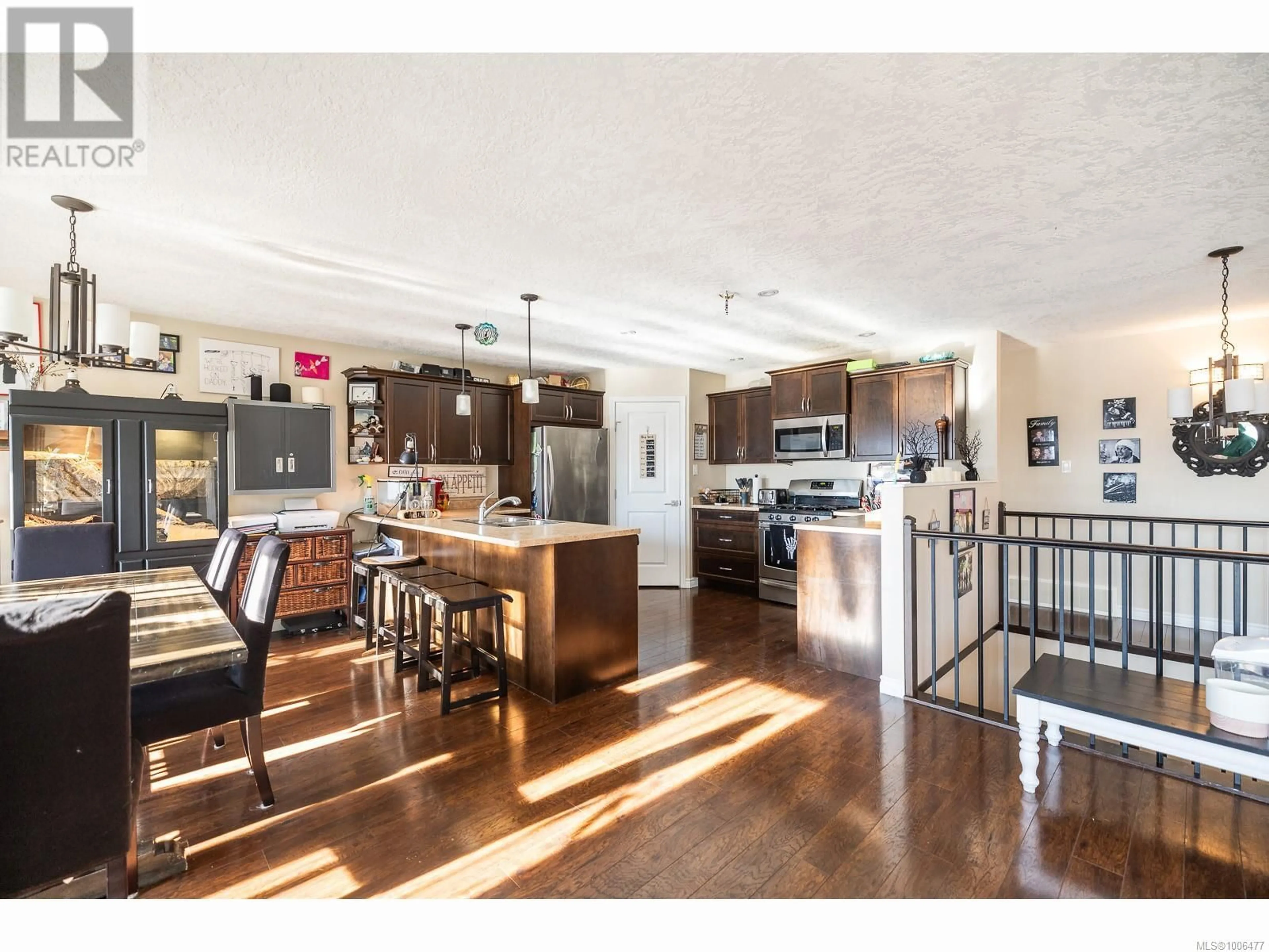 Open concept kitchen, unknown for 1426 NOEL AVENUE, Comox British Columbia V9M3C6
