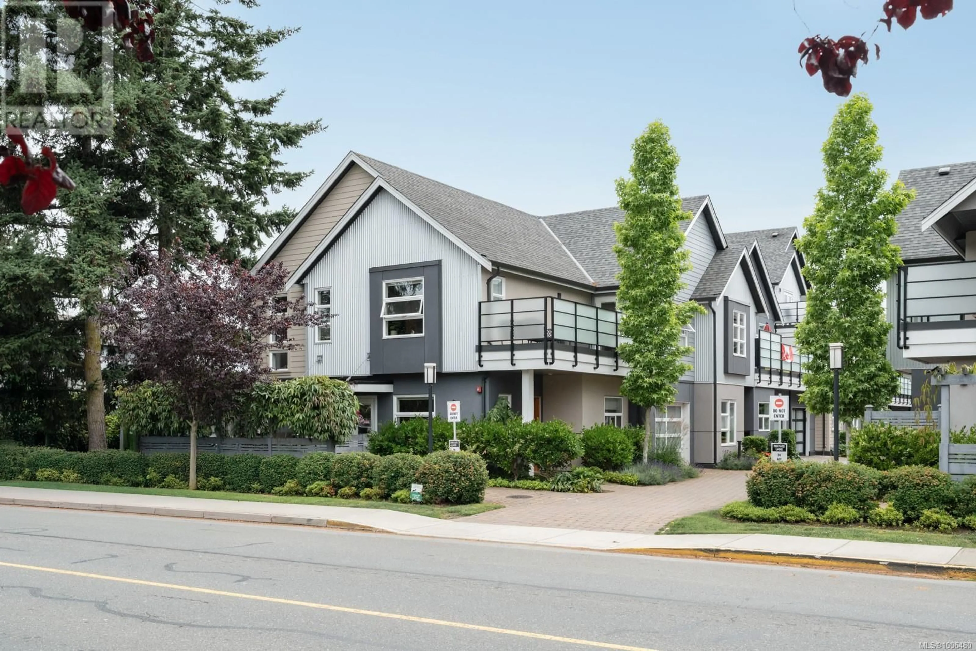 Home with vinyl exterior material, street for 7 - 9889 SEVENTH STREET, Sidney British Columbia V8L2V8