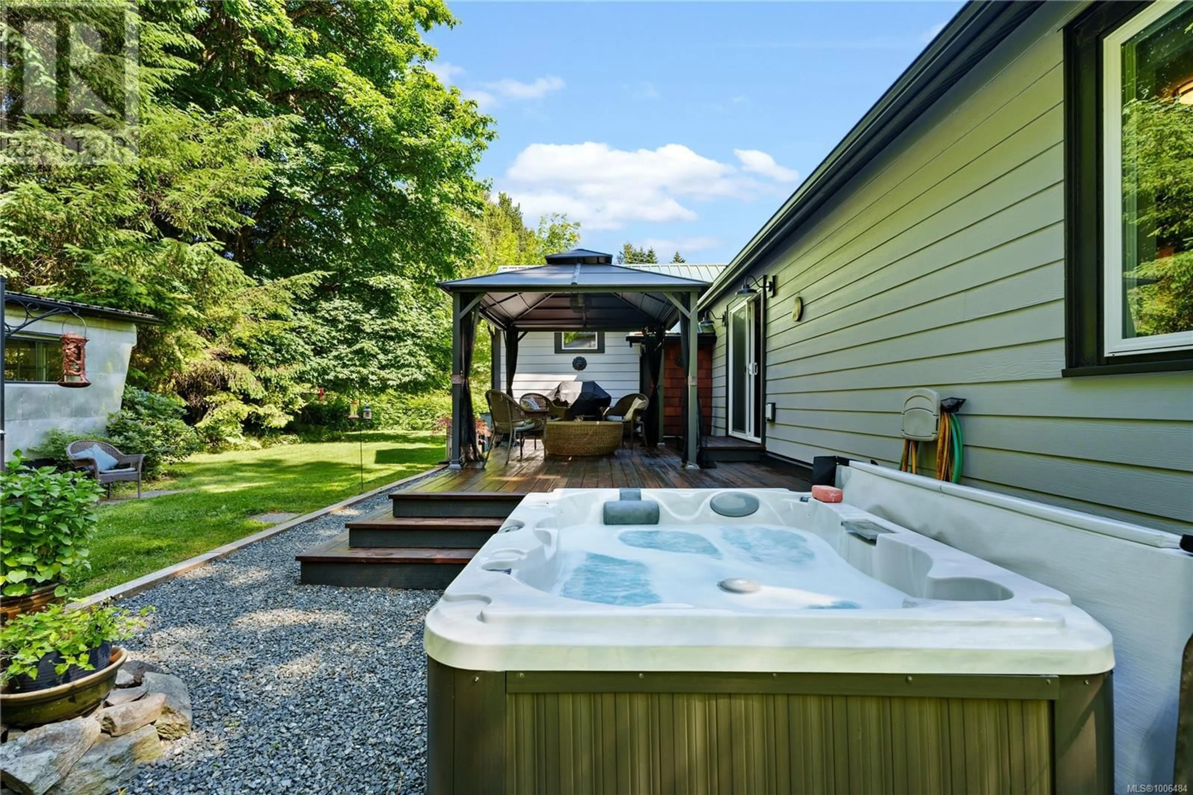 Patio, water/lake/river/ocean view for 9490 SOUTH SHORE ROAD, Honeymoon Bay British Columbia V0R3E3