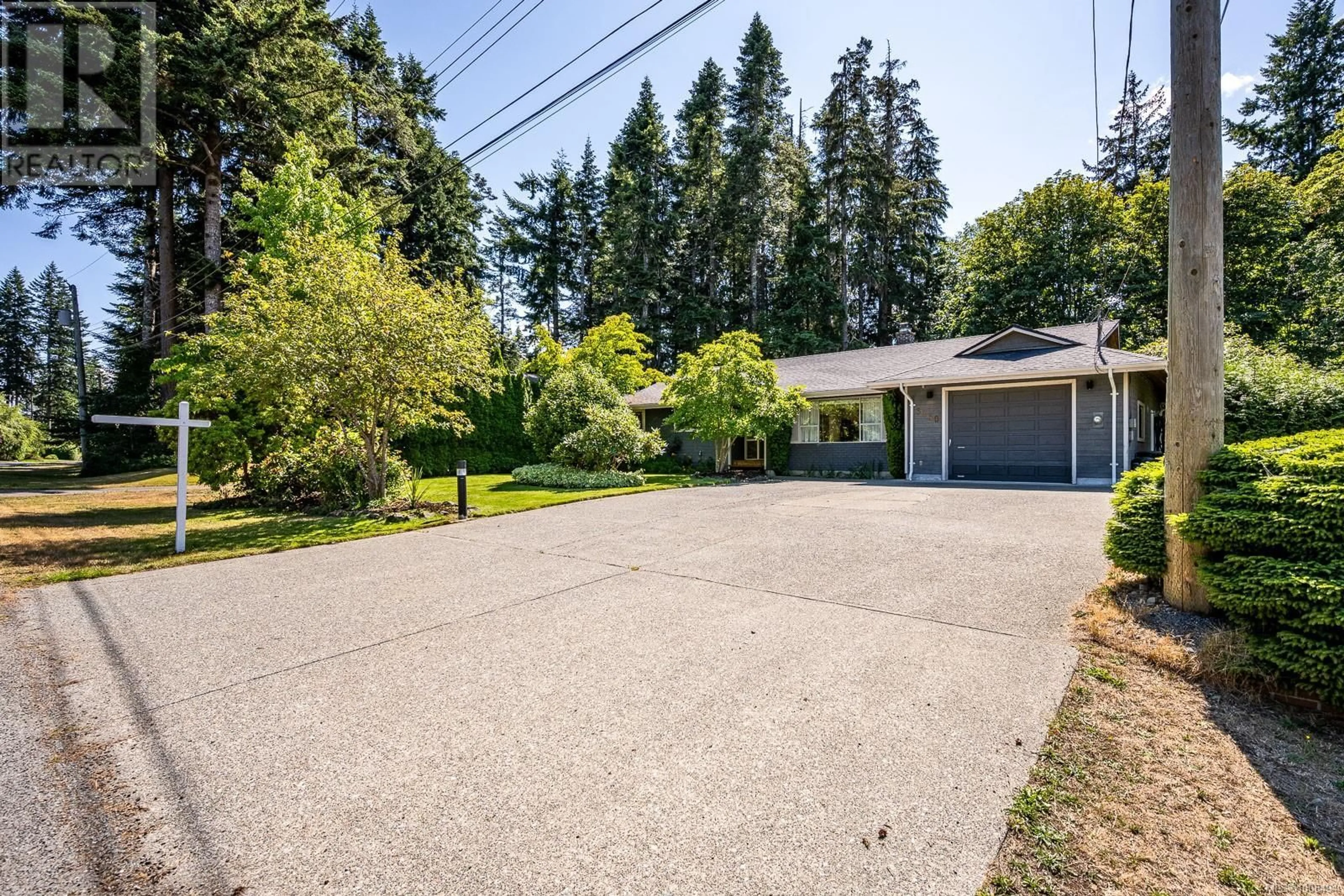 Patio, street for 3830 SUTIL ROAD, Campbell River British Columbia V9H1J5