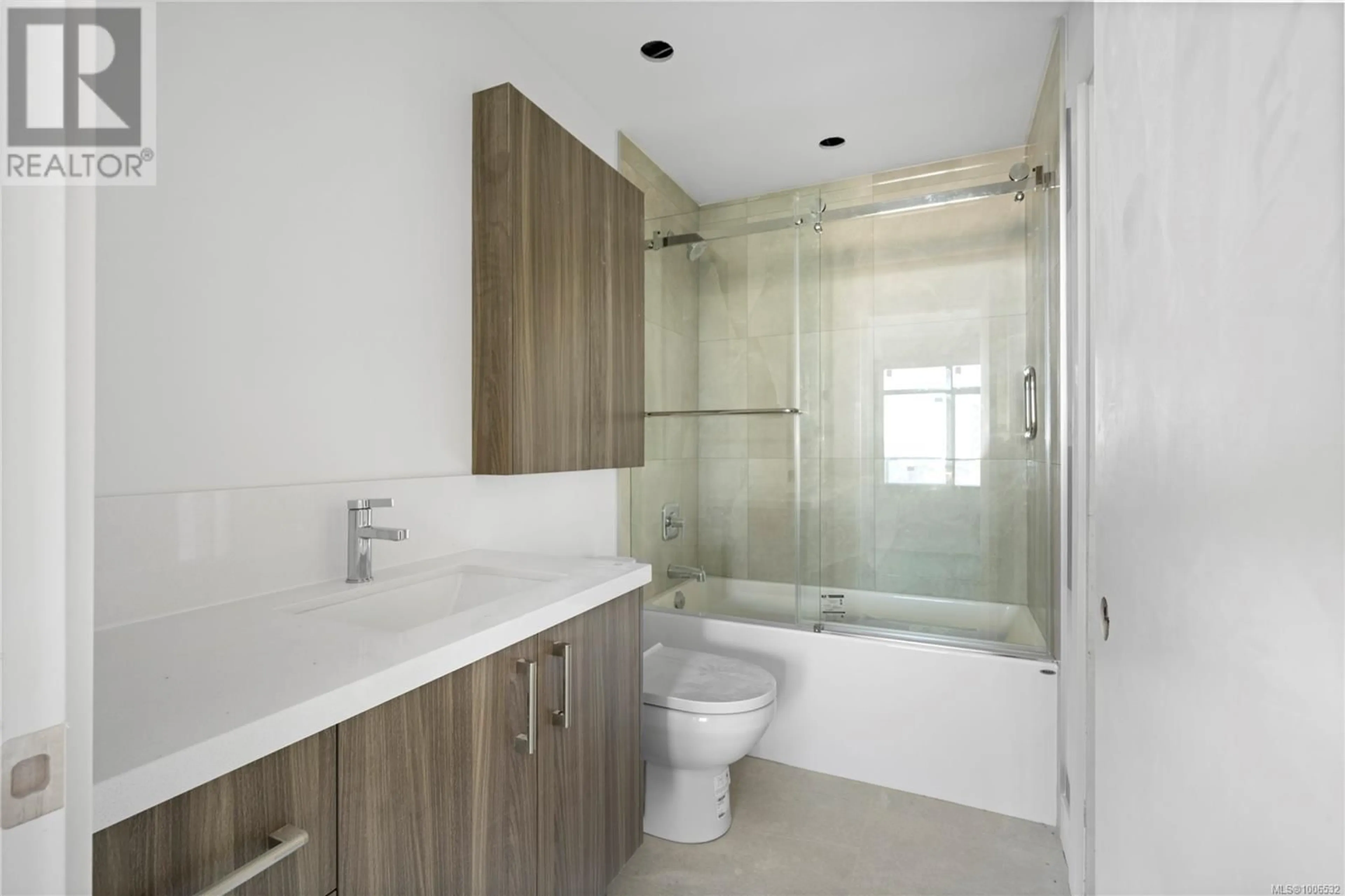 Standard bathroom, ceramic/tile floor for 601 - 6320 SENTINAL DRIVE, Nanaimo British Columbia V9V1W4