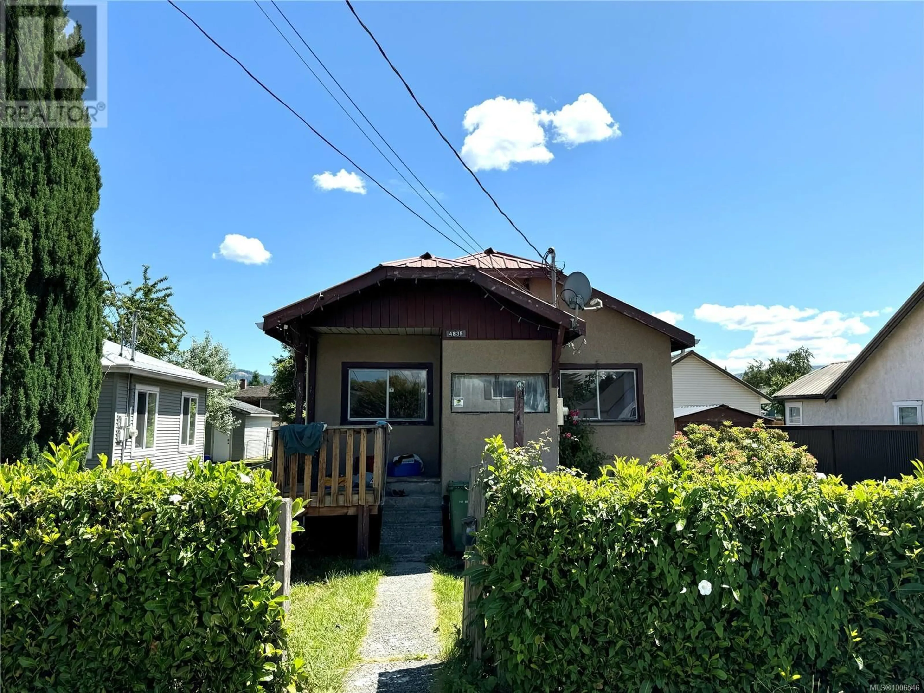 A pic from outside/outdoor area/front of a property/back of a property/a pic from drone, street for 4835 GERTRUDE STREET, Port Alberni British Columbia V9Y6K6