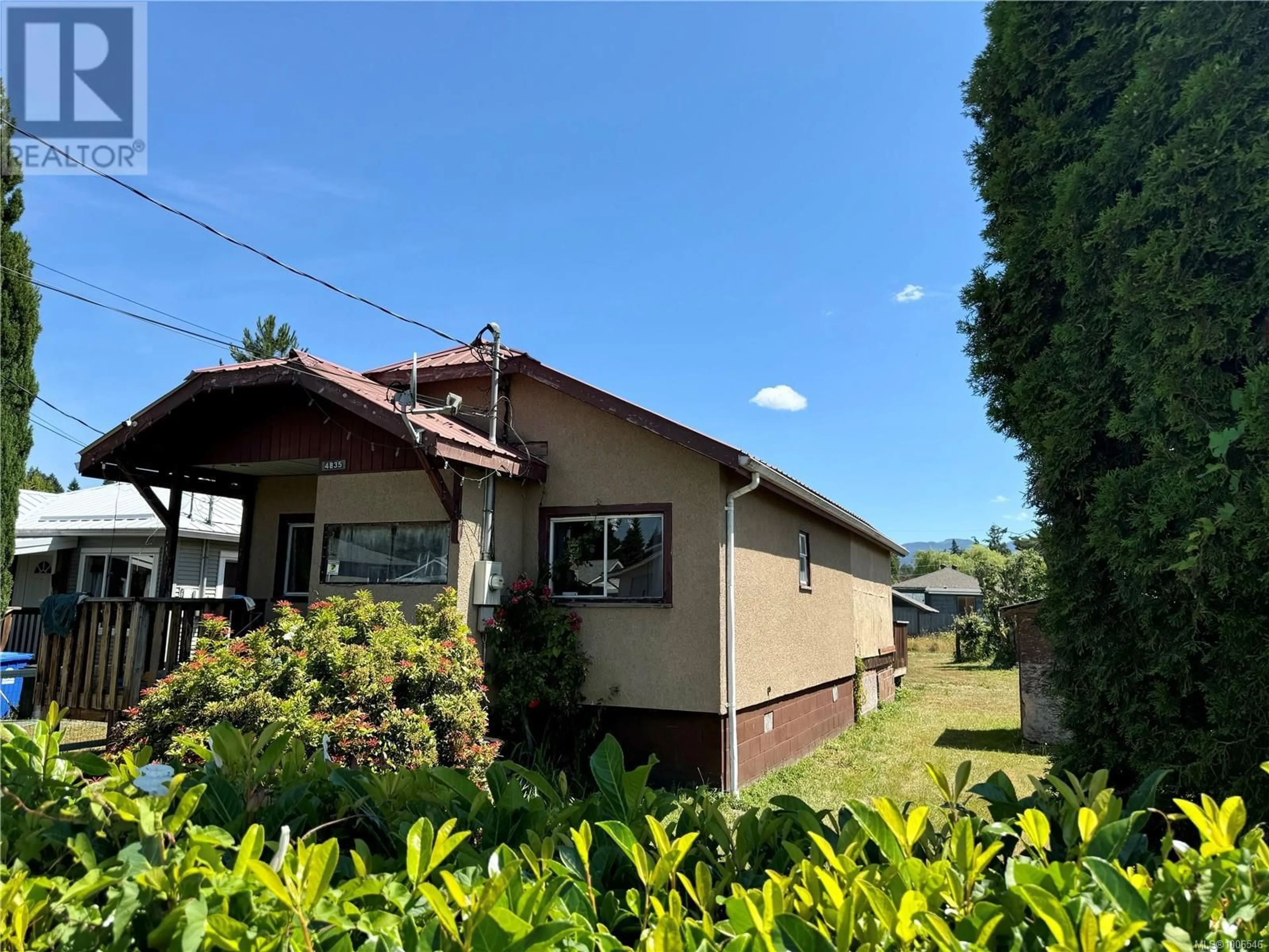 A pic from outside/outdoor area/front of a property/back of a property/a pic from drone, street for 4835 GERTRUDE STREET, Port Alberni British Columbia V9Y6K6