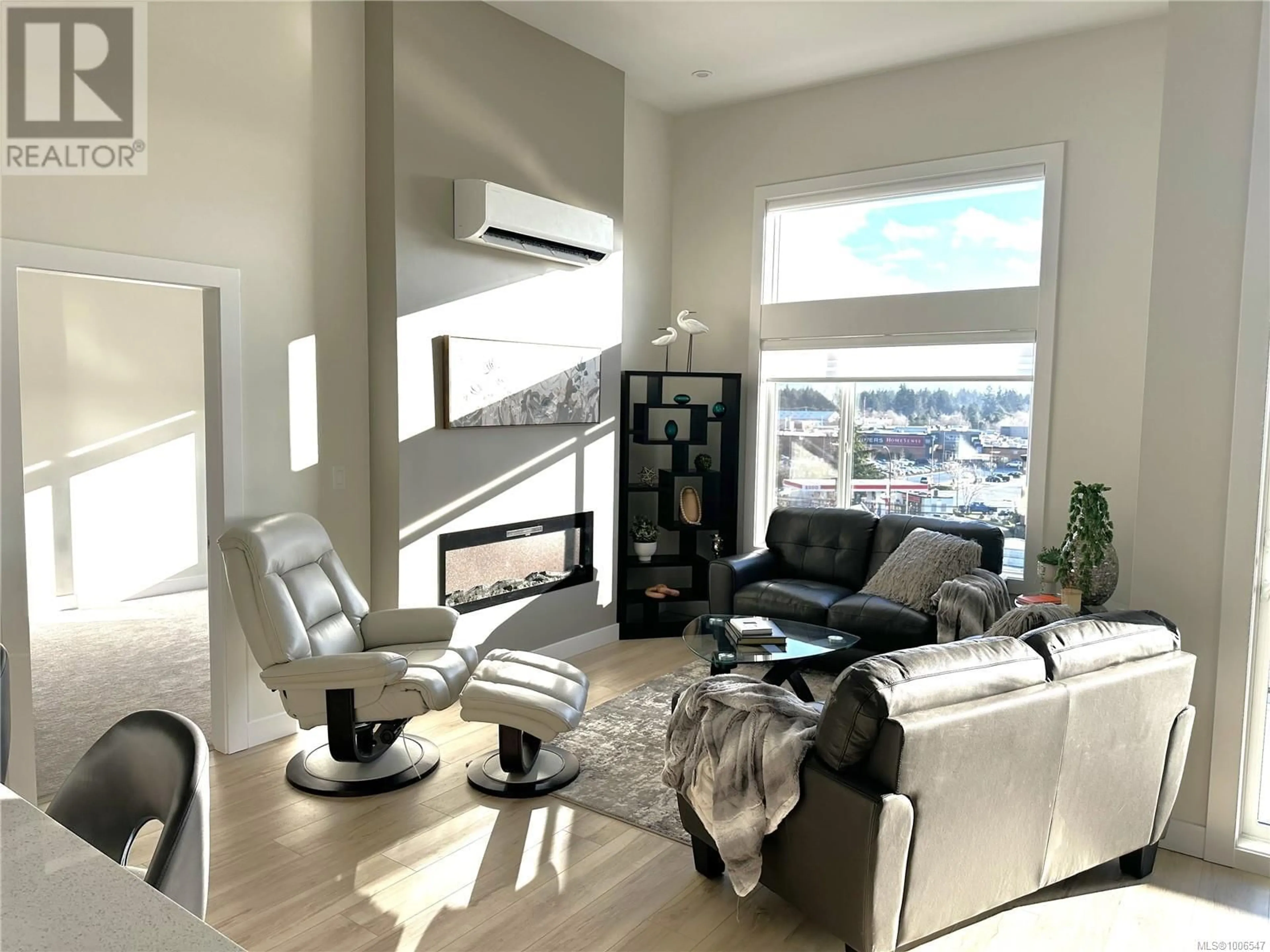 Living room with furniture, unknown for 502 - 918 JENKINS AVENUE, Langford British Columbia V9B2N7