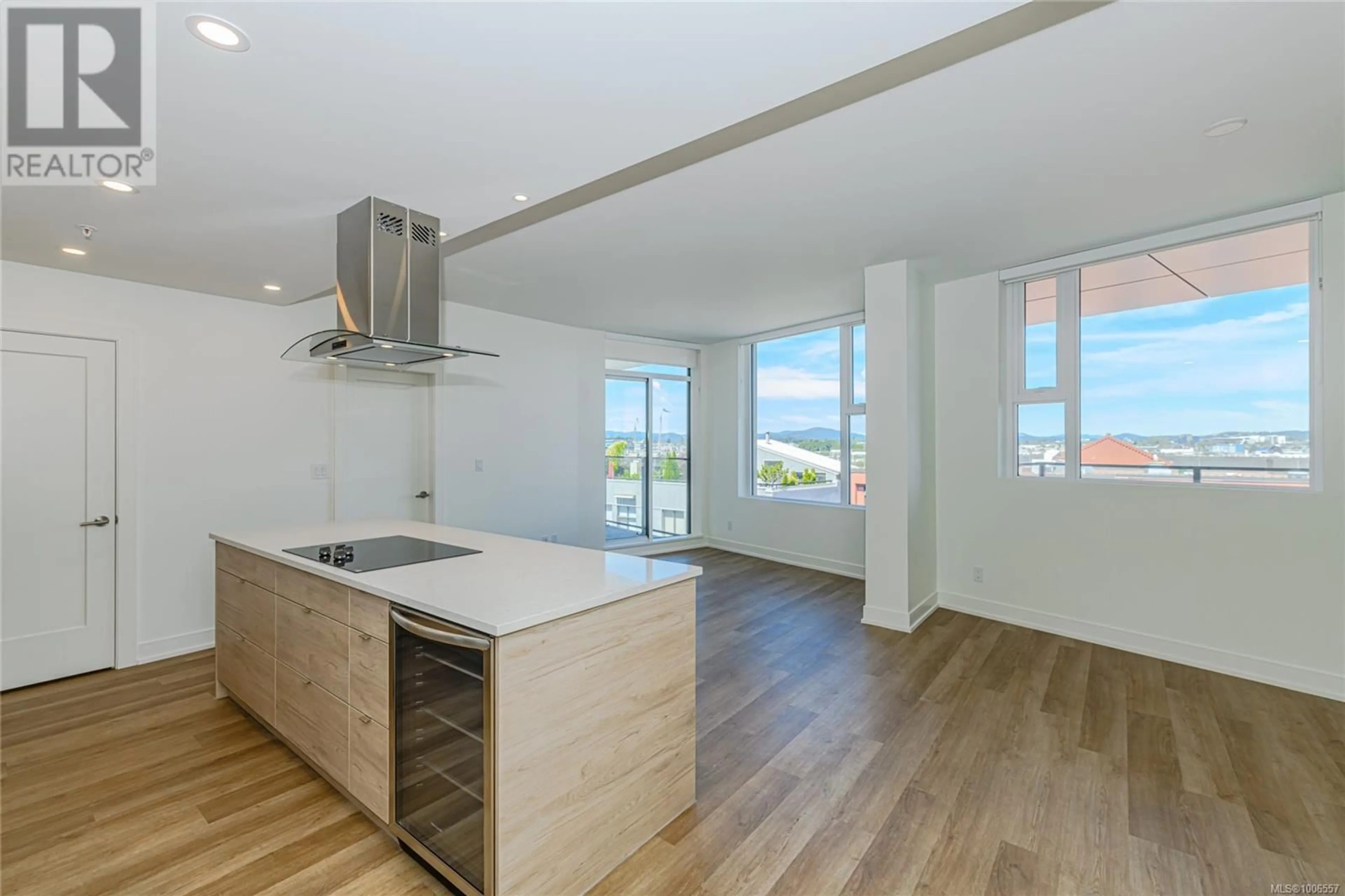 Open concept kitchen, unknown for 903 - 1628 STORE STREET, Victoria British Columbia V8W0H1