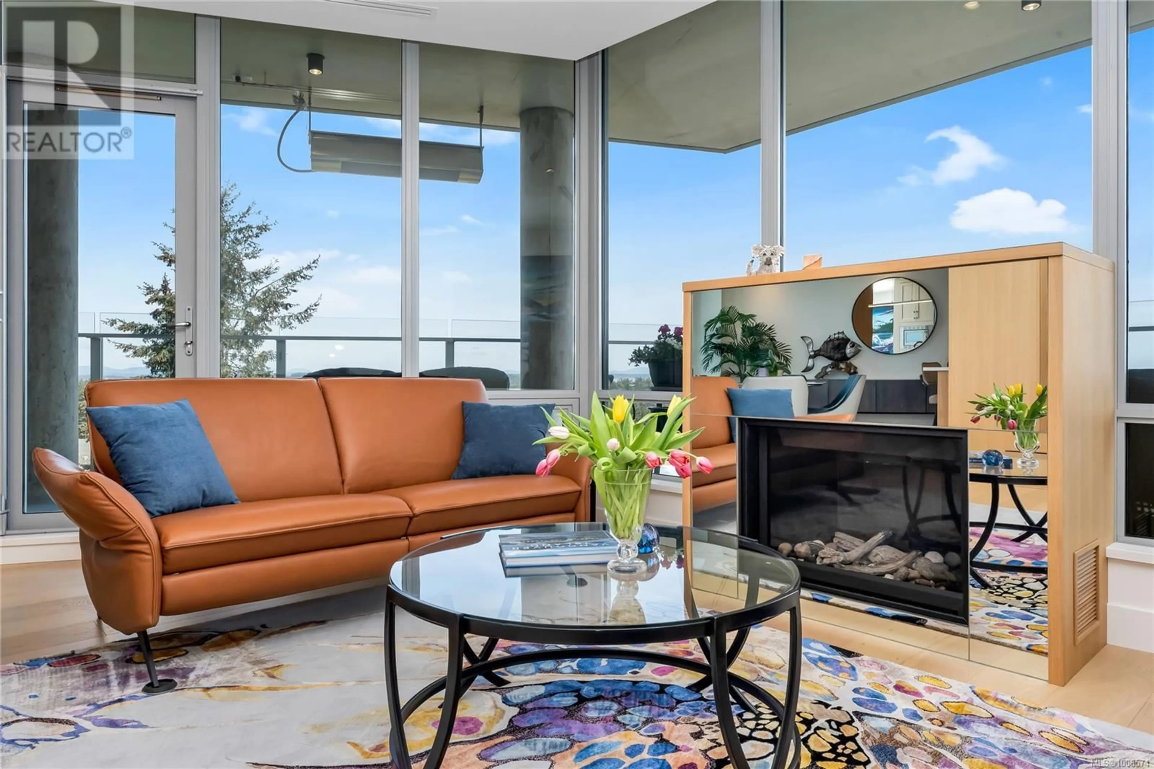 Living room with furniture, unknown for 503 - 5388 HILL RISE TERRACE, Saanich British Columbia V8Y3K3