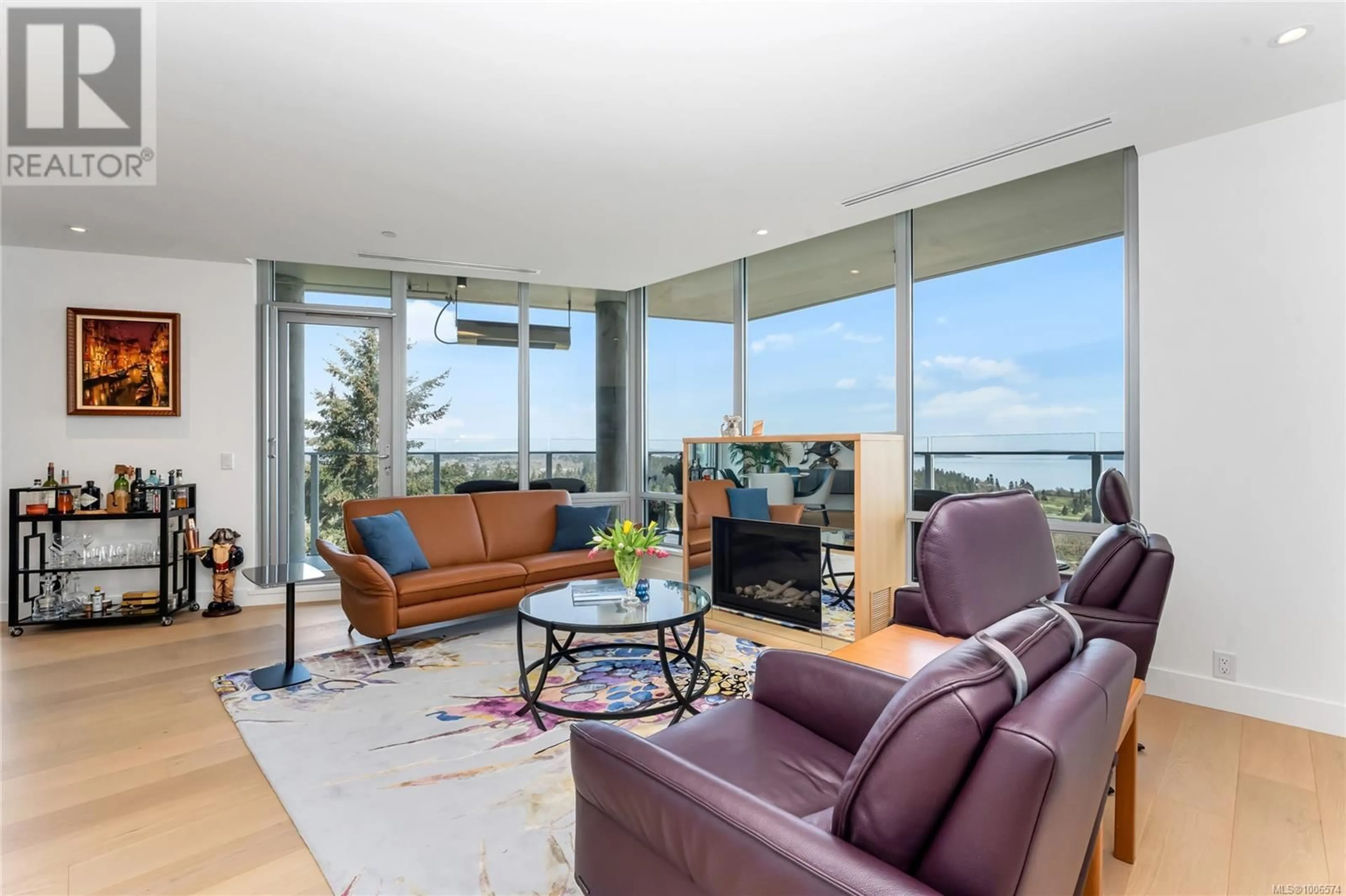 Living room with furniture, unknown for 503 - 5388 HILL RISE TERRACE, Saanich British Columbia V8Y3K3