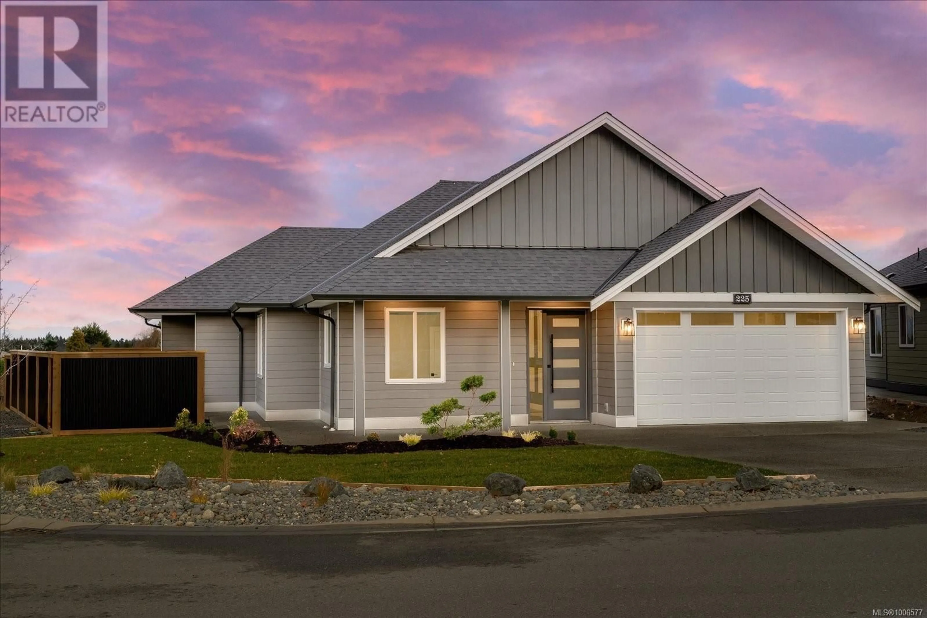 Home with vinyl exterior material, street for 225 DUNBAR WAY, Parksville British Columbia V9P0G6