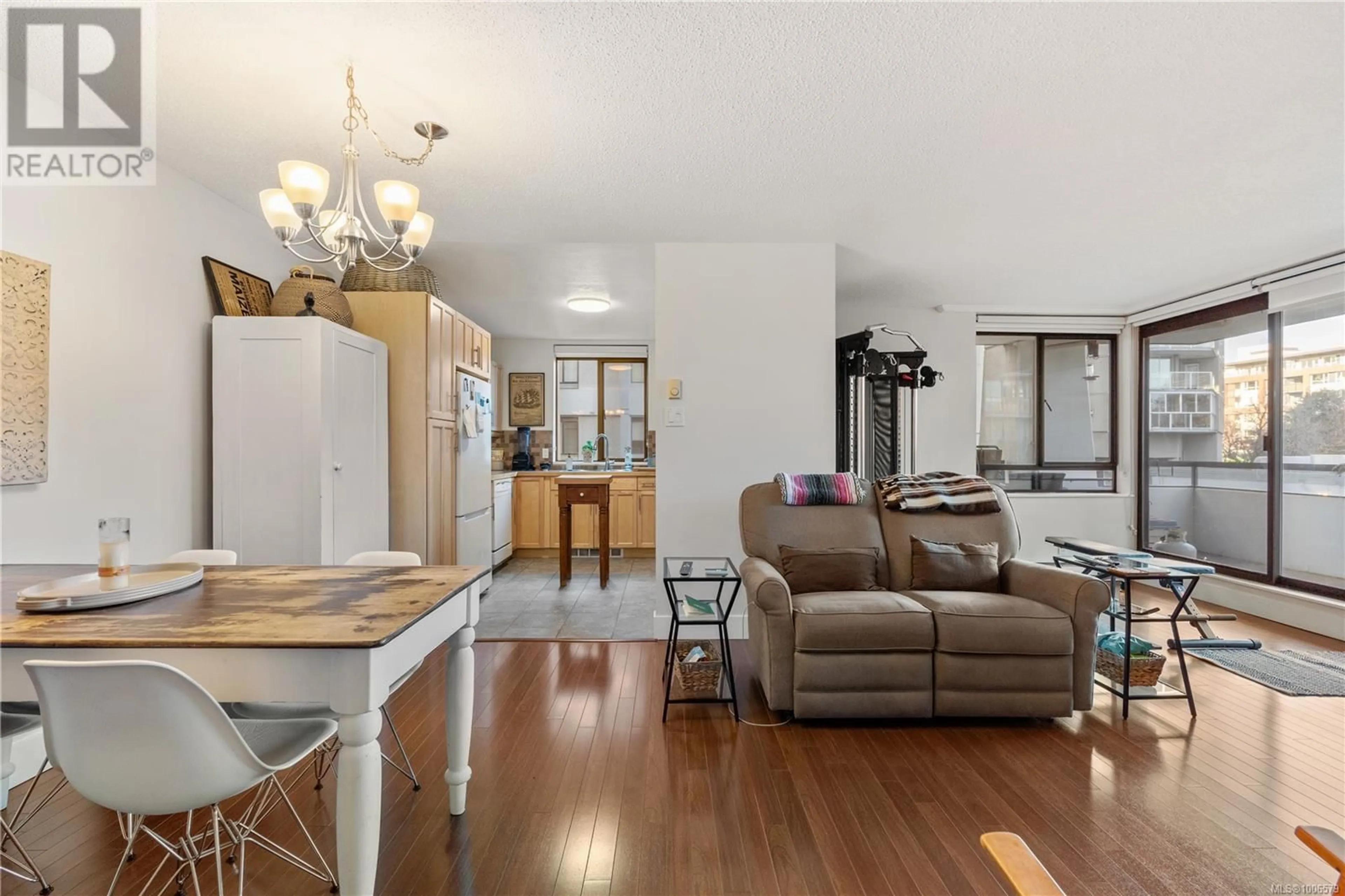 Unknown for 303 - 1034 JOHNSON STREET, Victoria British Columbia V8V3N7