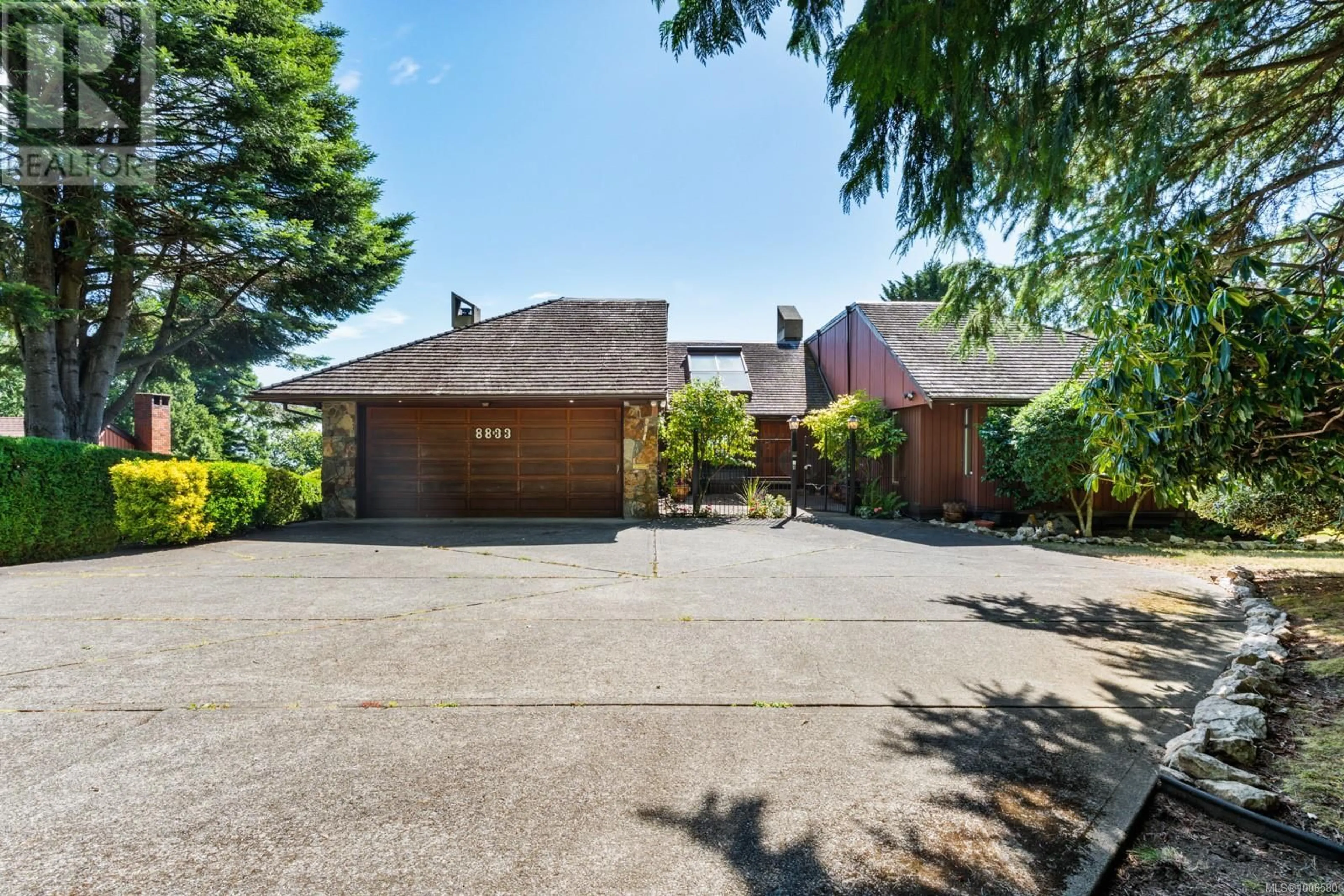 A pic from outside/outdoor area/front of a property/back of a property/a pic from drone, street for 8833 HARO PARK TERRACE, North Saanich British Columbia V8L3Z3