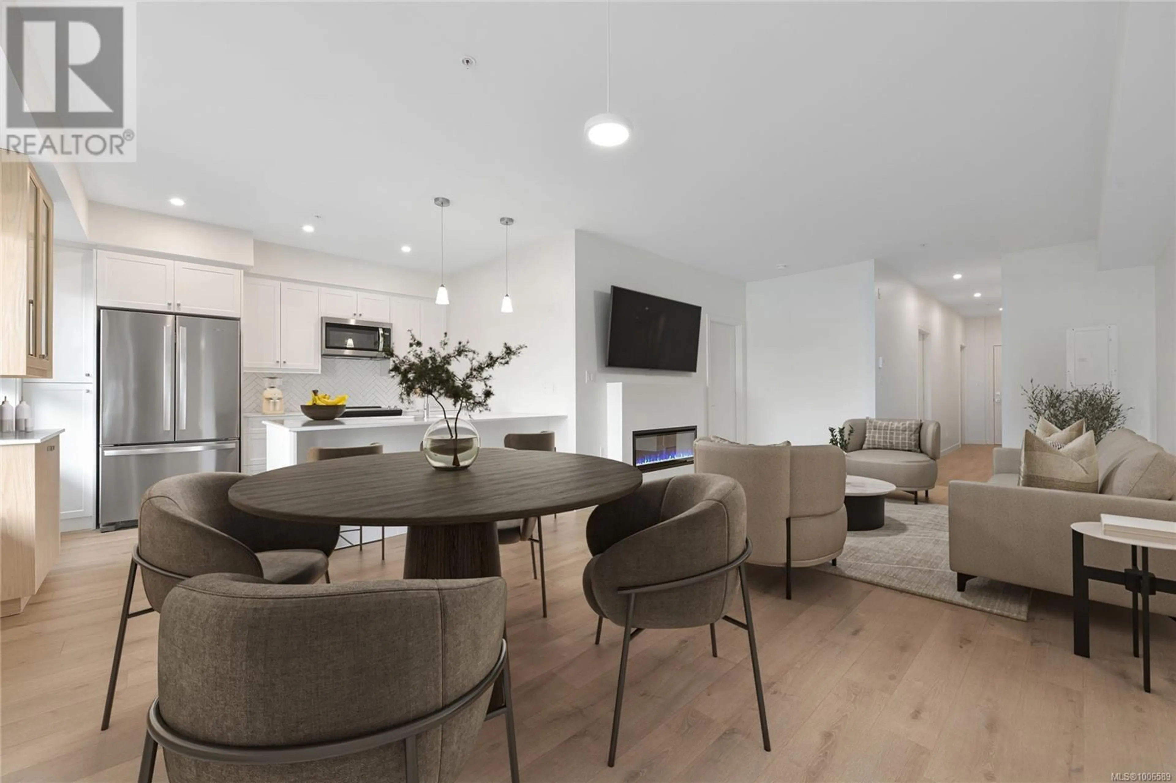 Unknown for 203 - 9716 THIRD STREET, Sidney British Columbia V8L3A2