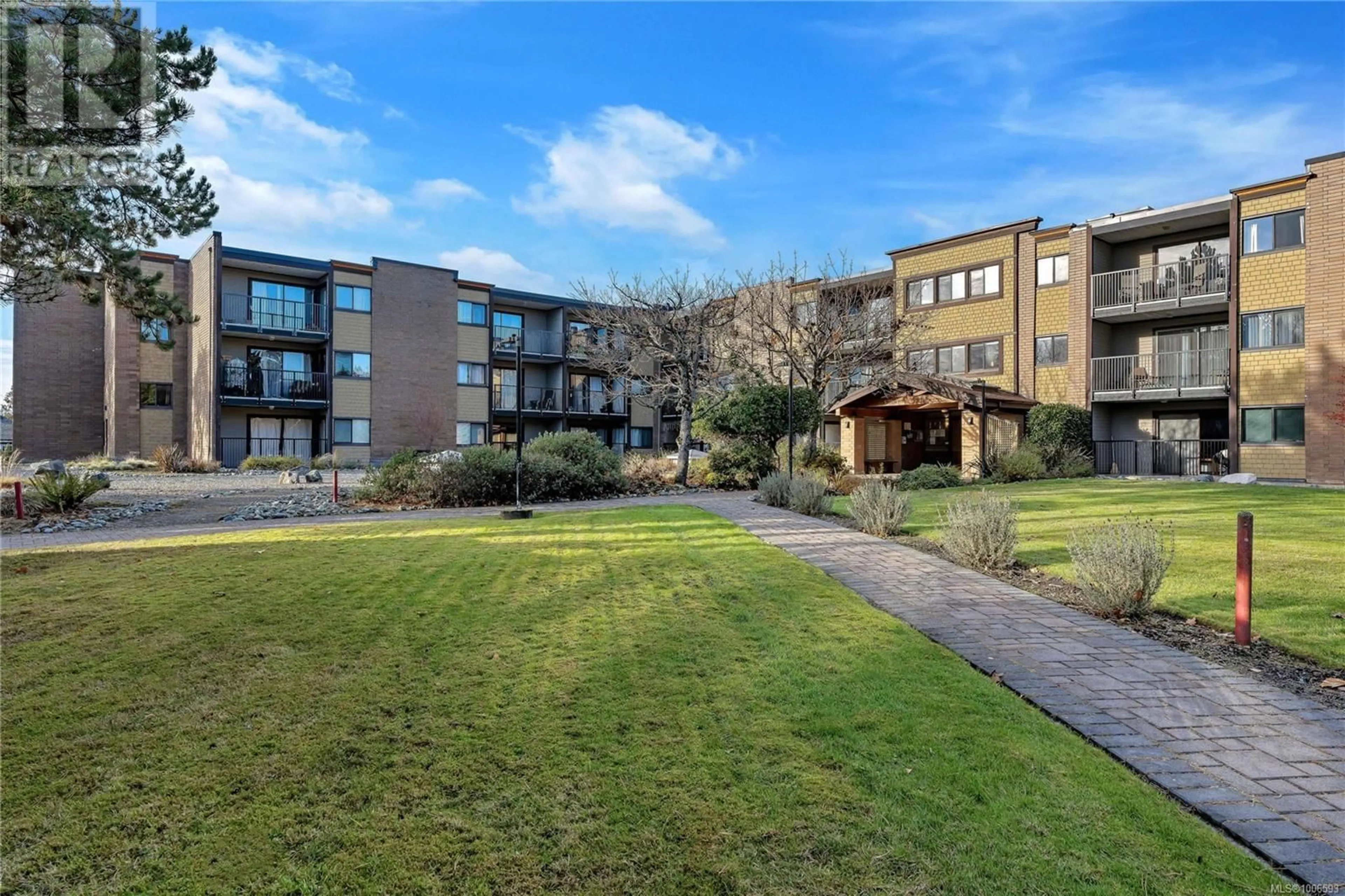 A pic from outside/outdoor area/front of a property/back of a property/a pic from drone, building for 205 - 1870 MCKENZIE AVENUE, Saanich British Columbia V8N4X3