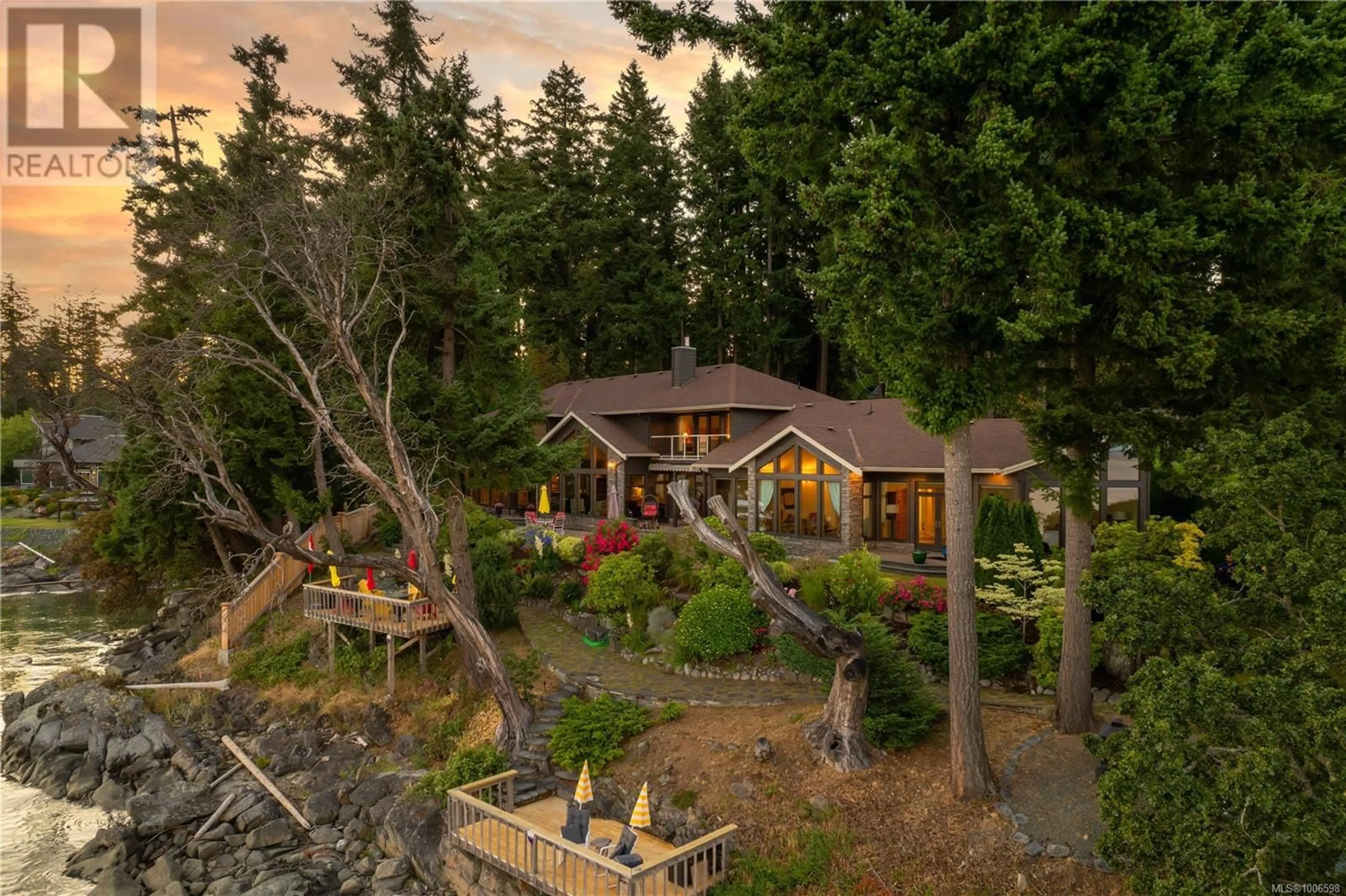 A pic from outside/outdoor area/front of a property/back of a property/a pic from drone, forest/trees view for 3842 FEARN WAY, Ladysmith British Columbia V9G1K7