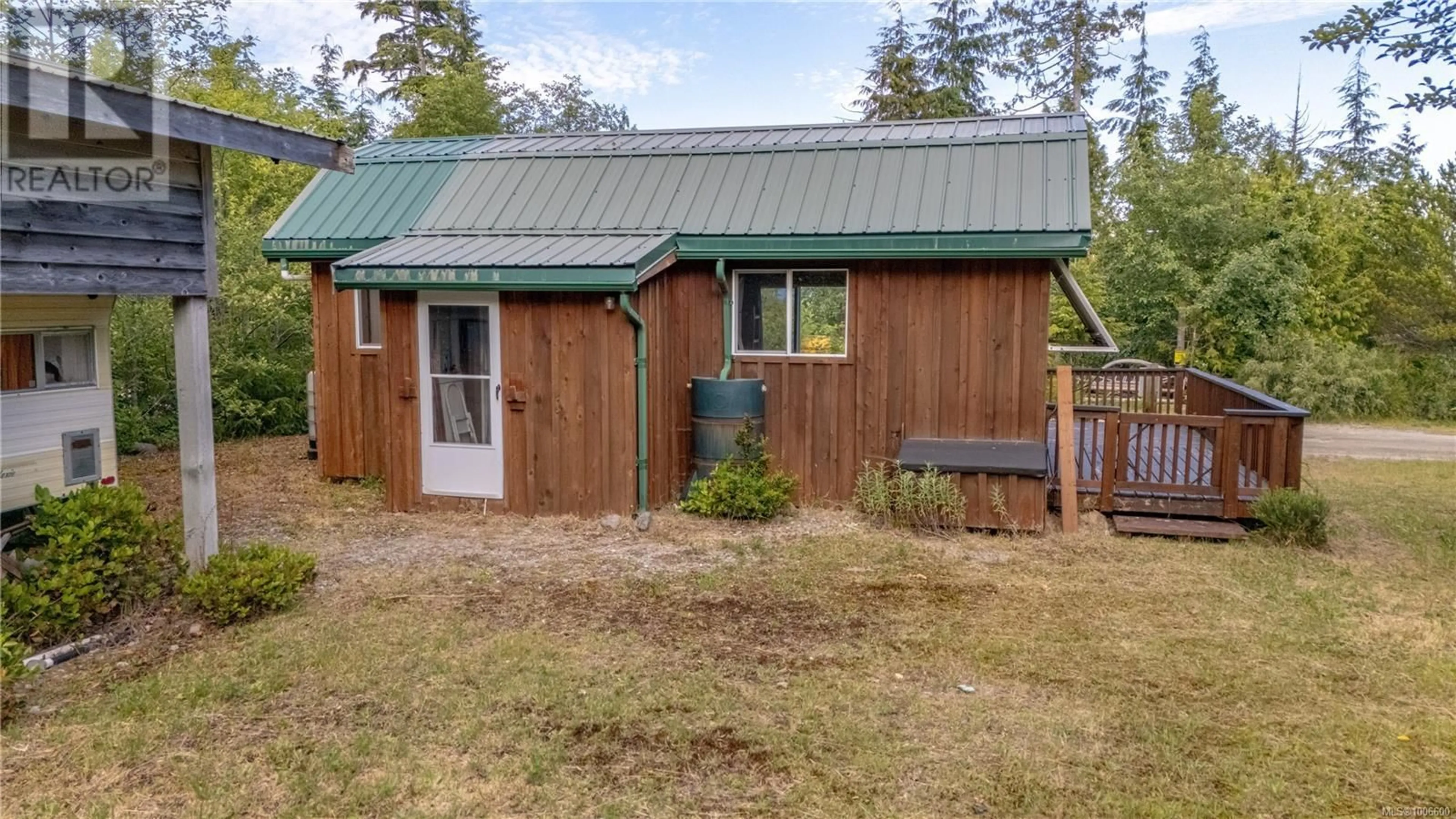 Shed for 1149 THIRD AVENUE, Ucluelet British Columbia V0R3A0