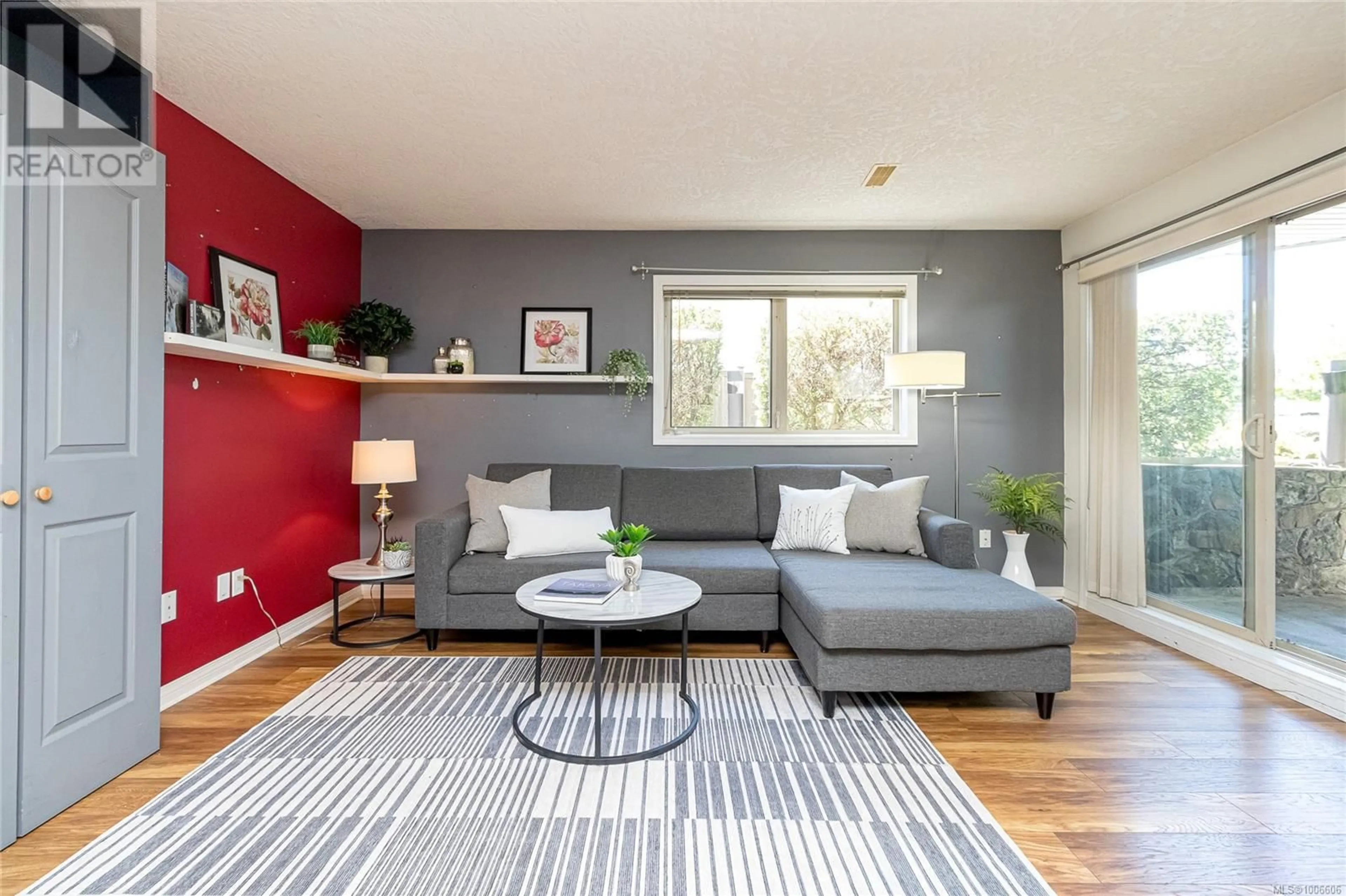 Living room with furniture, unknown for 104 - 3157 TILLICUM ROAD, Saanich British Columbia V9A2B4