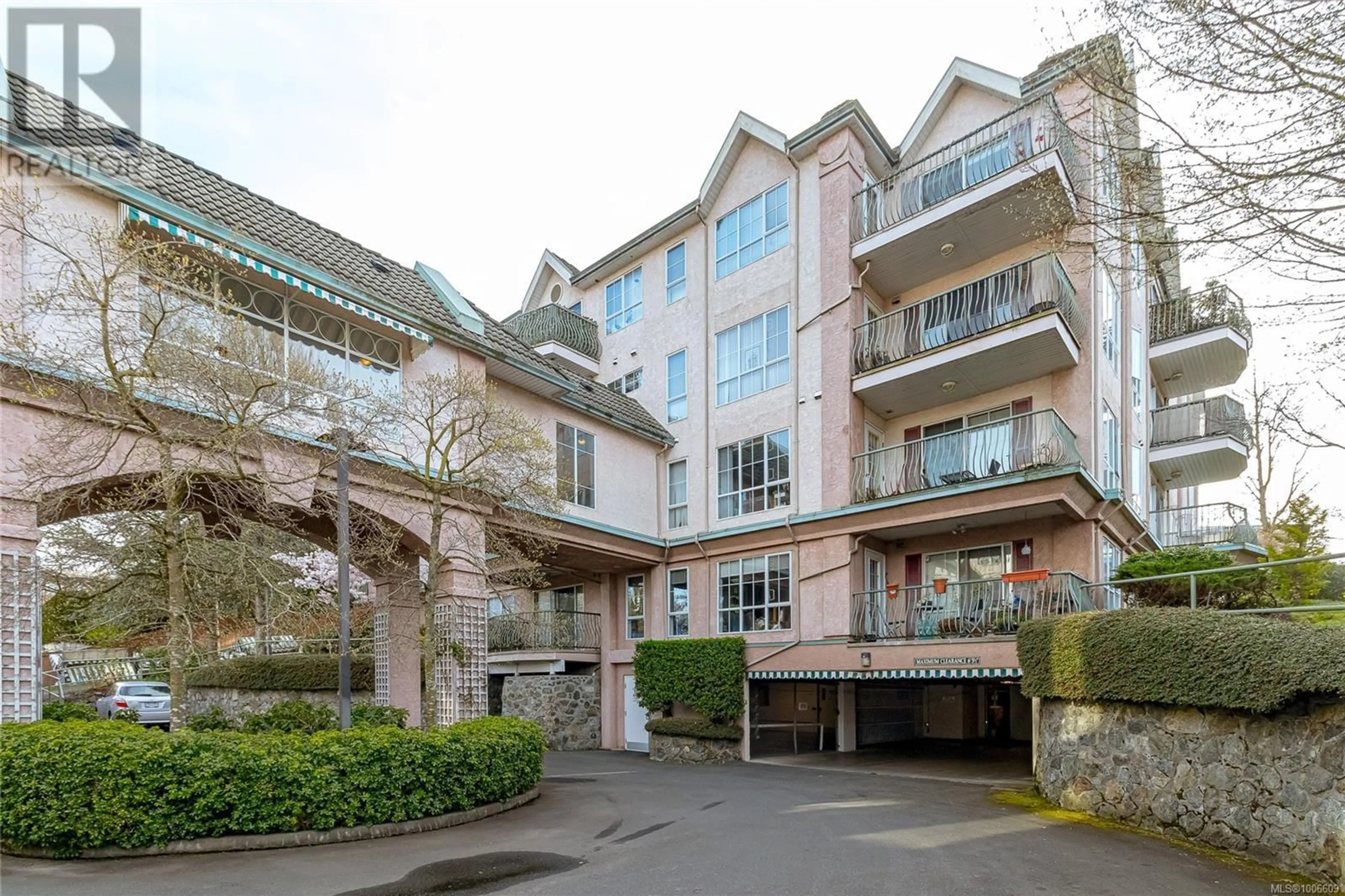 Patio, unknown for 102 - 3133 TILLICUM ROAD, Saanich British Columbia V9A2B4