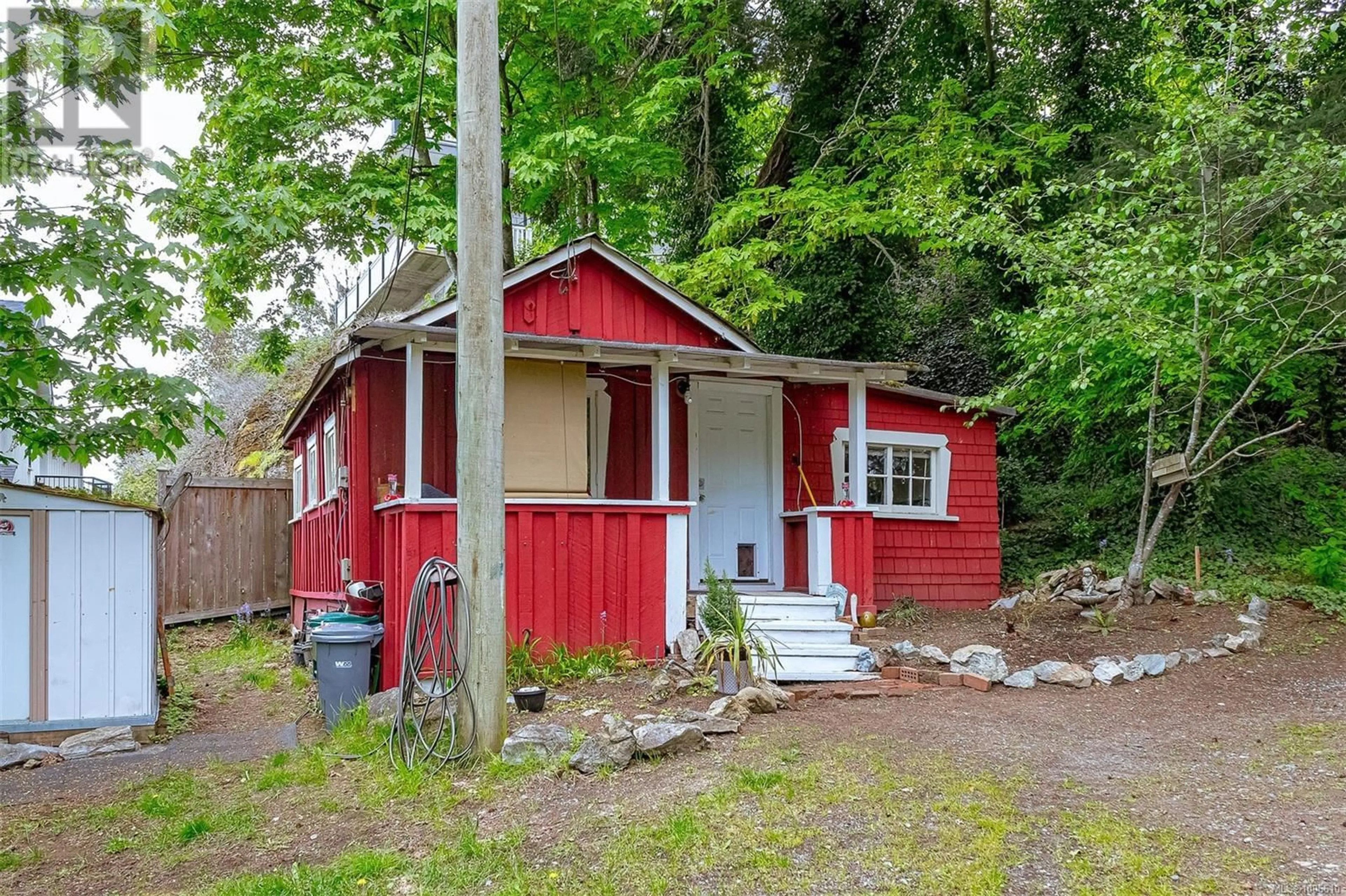 Shed for 312 ISLAND HIGHWAY, View Royal British Columbia V9B1G8