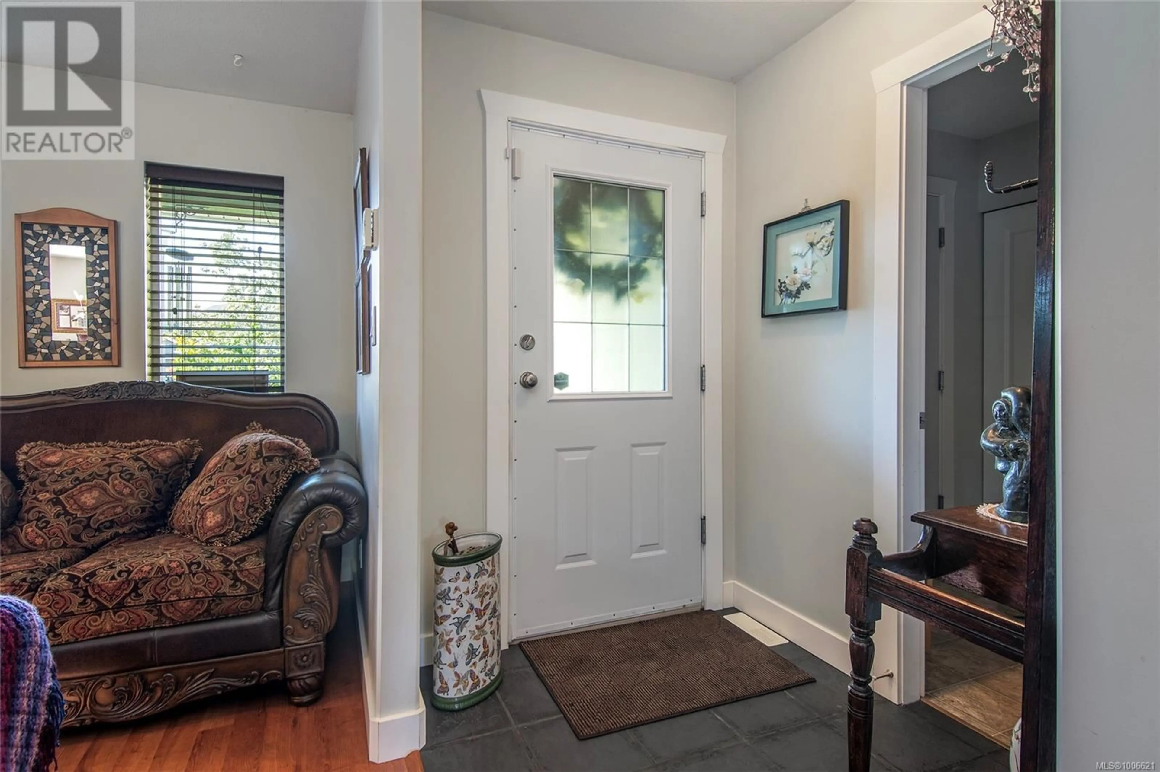 Indoor entryway for 3628 BRIND'AMOUR DRIVE, Campbell River British Columbia V9H1N1