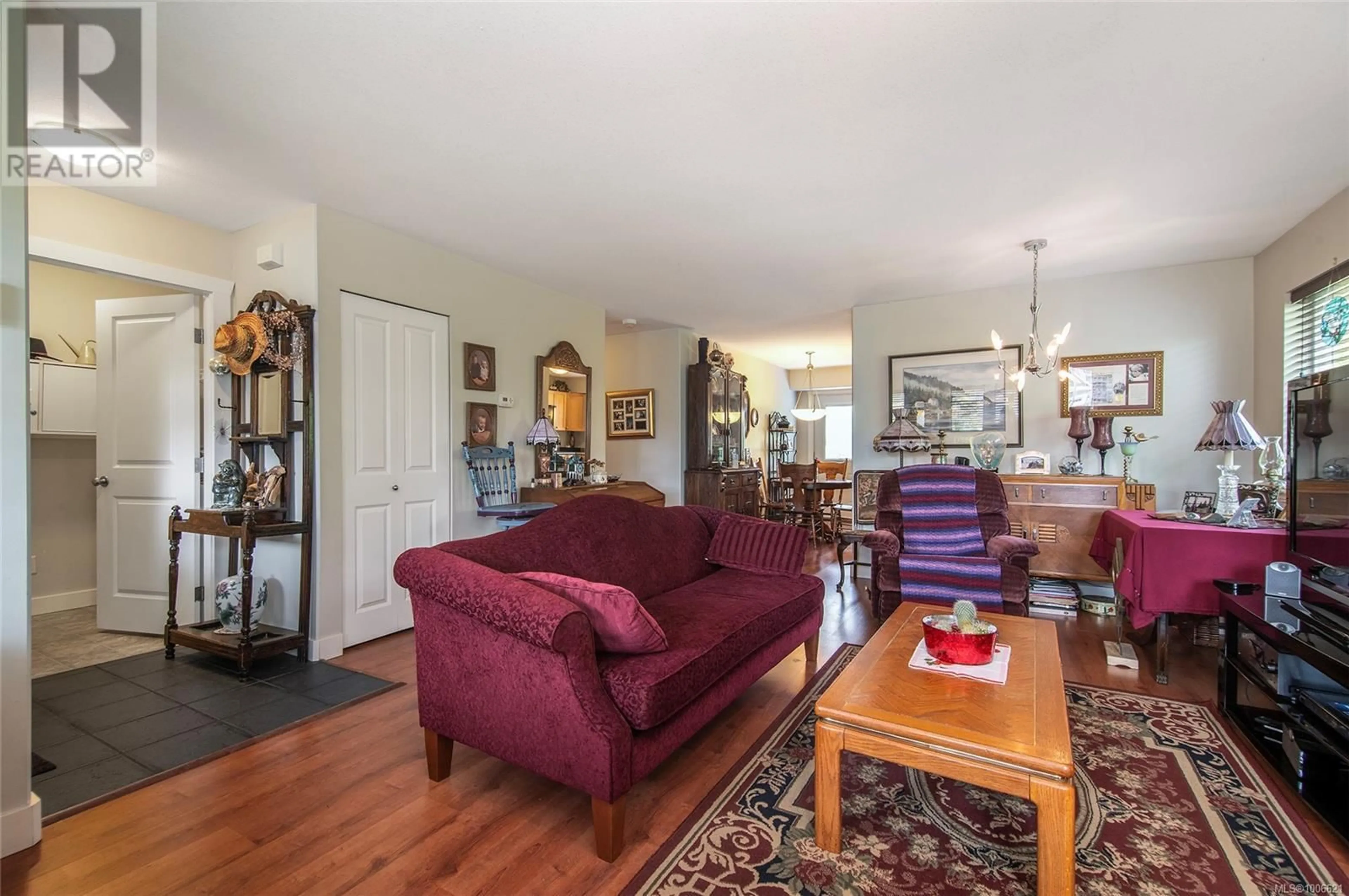 Living room with furniture, unknown for 3628 BRIND'AMOUR DRIVE, Campbell River British Columbia V9H1N1