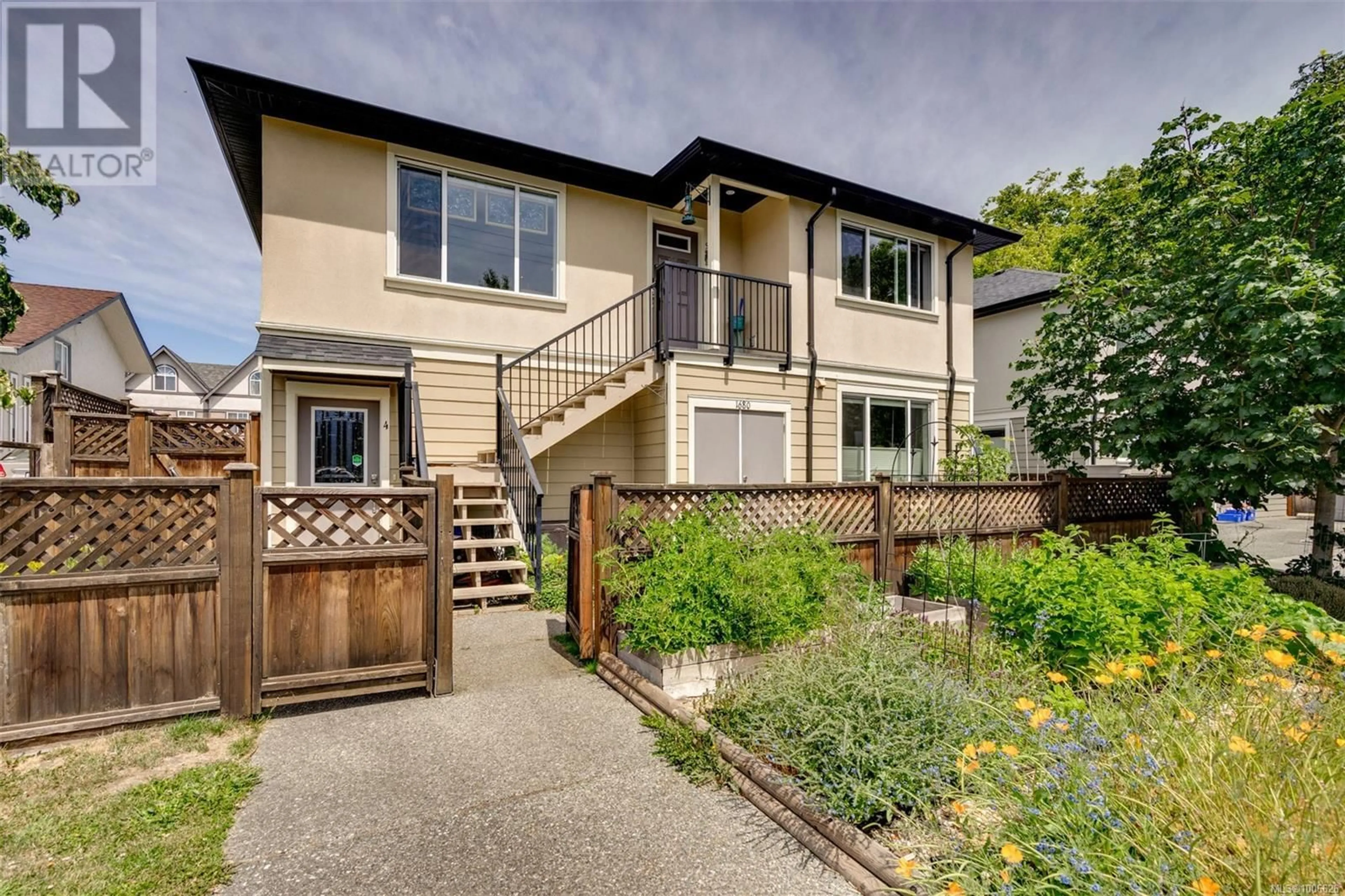 Unknown for 5 - 1680 RYAN STREET, Victoria British Columbia V8R2X5