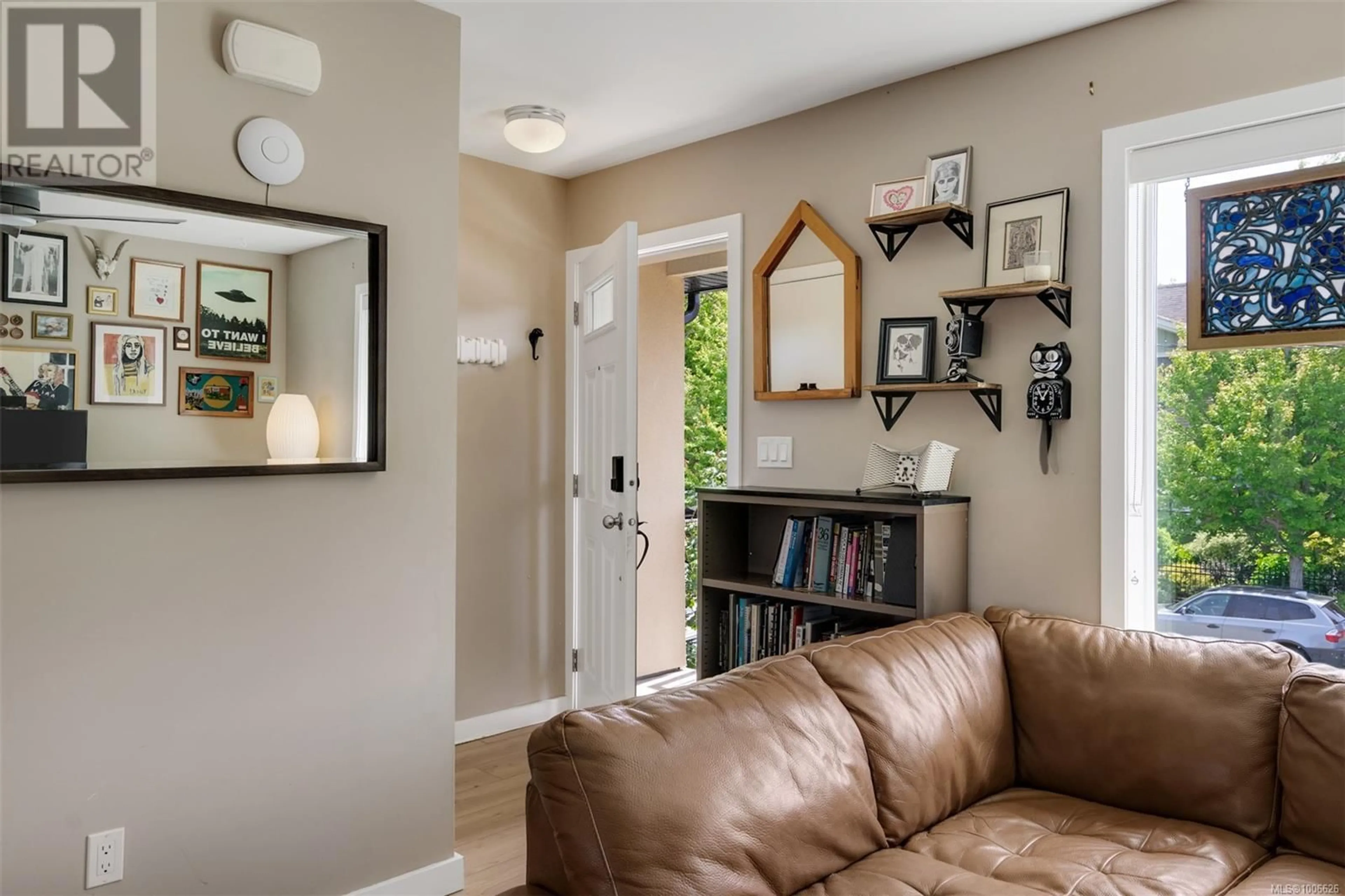 Unknown for 5 - 1680 RYAN STREET, Victoria British Columbia V8R2X5