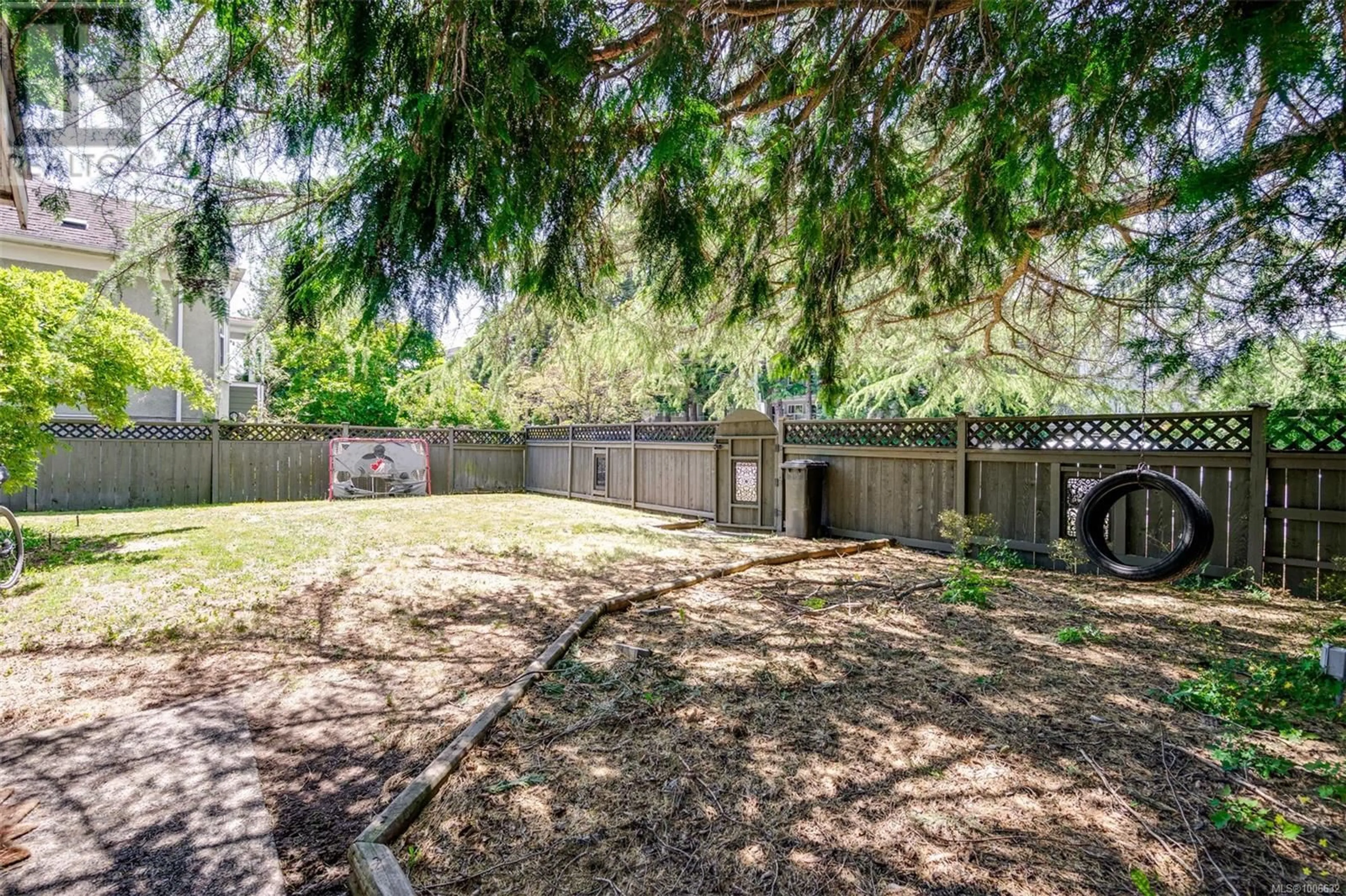 Patio, unknown for 2183 FOUL BAY ROAD, Oak Bay British Columbia V8R5B1