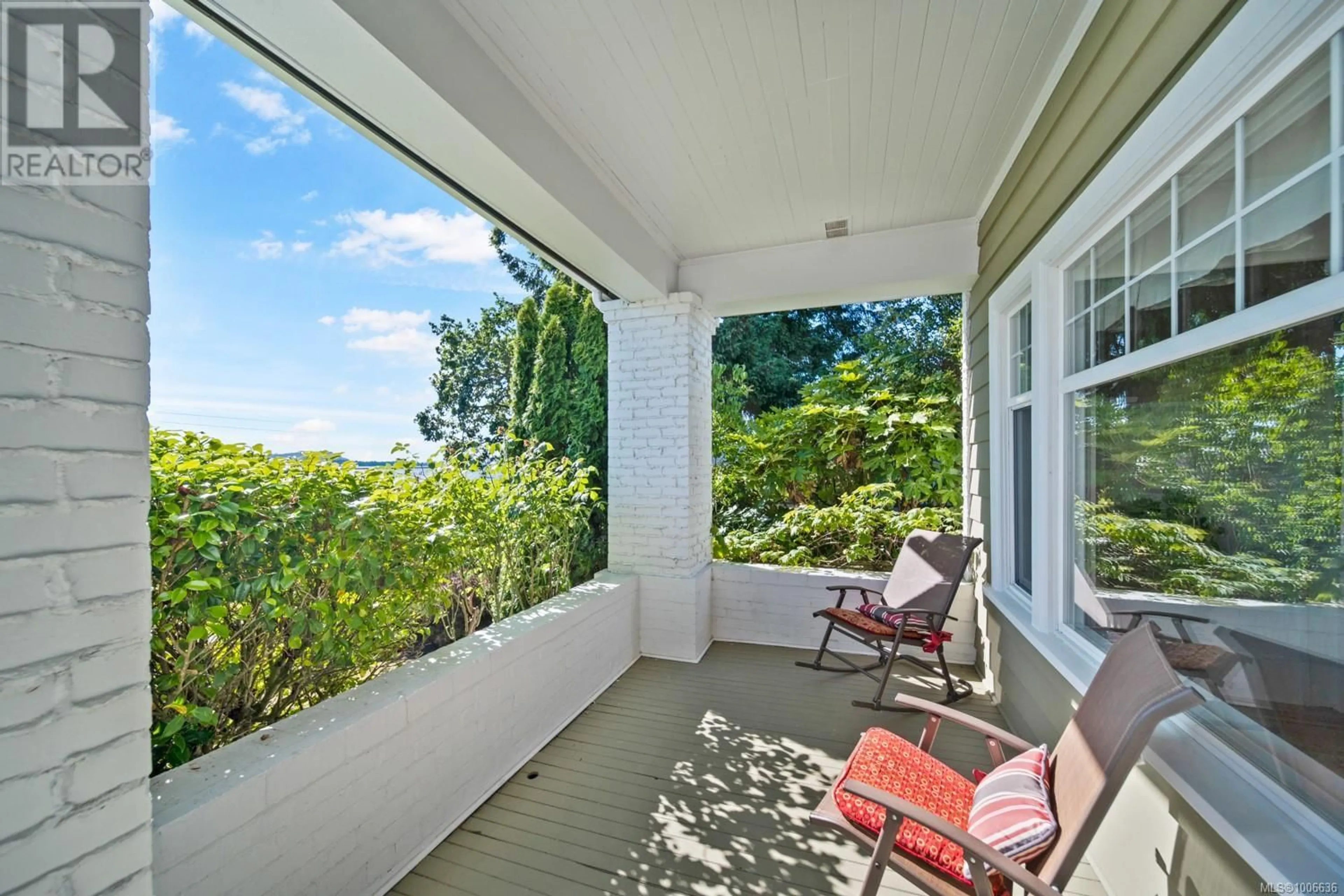 Patio, water/lake/river/ocean view for 135 NEWCASTLE AVENUE, Nanaimo British Columbia V9S4H7
