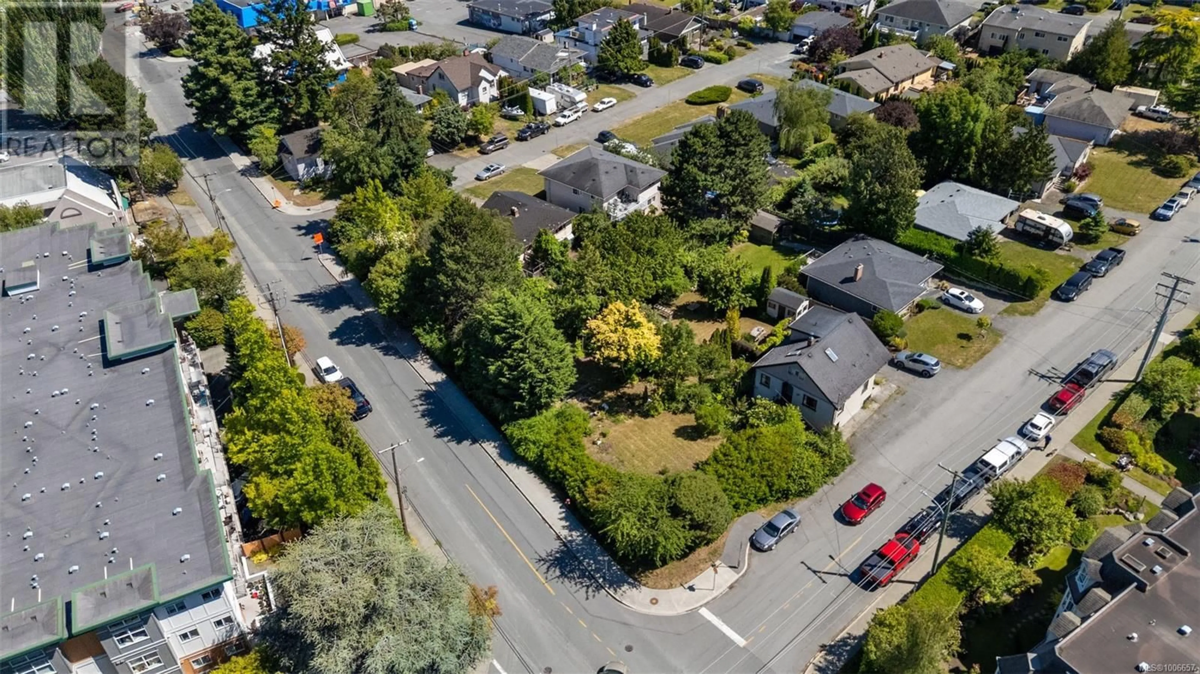 A pic from outside/outdoor area/front of a property/back of a property/a pic from drone, street for 1539 CHURCH AVENUE, Saanich British Columbia V8P2G9