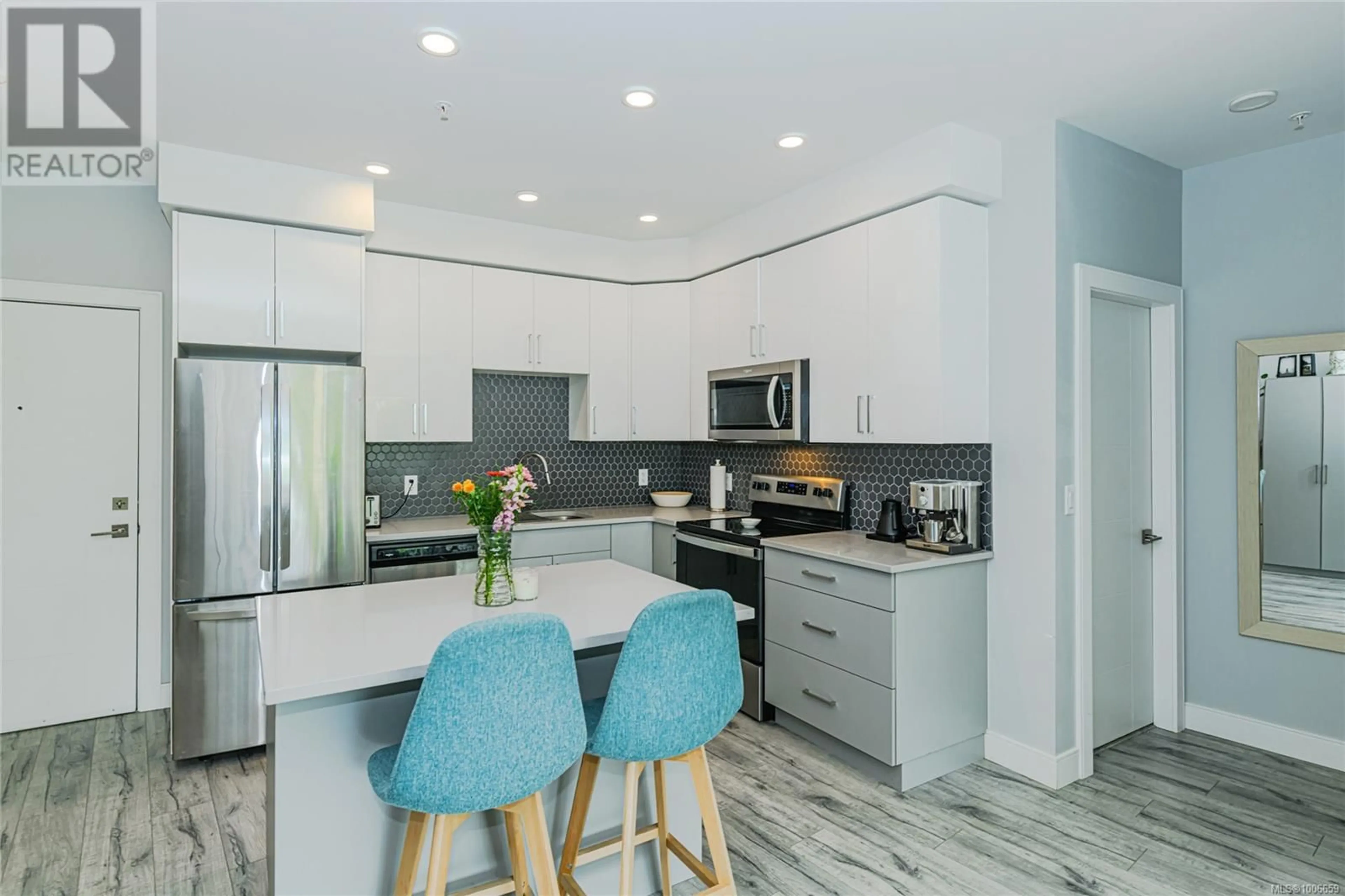 Open concept kitchen, unknown for 309 - 280 ISLAND HIGHWAY, View Royal British Columbia V9B1G5