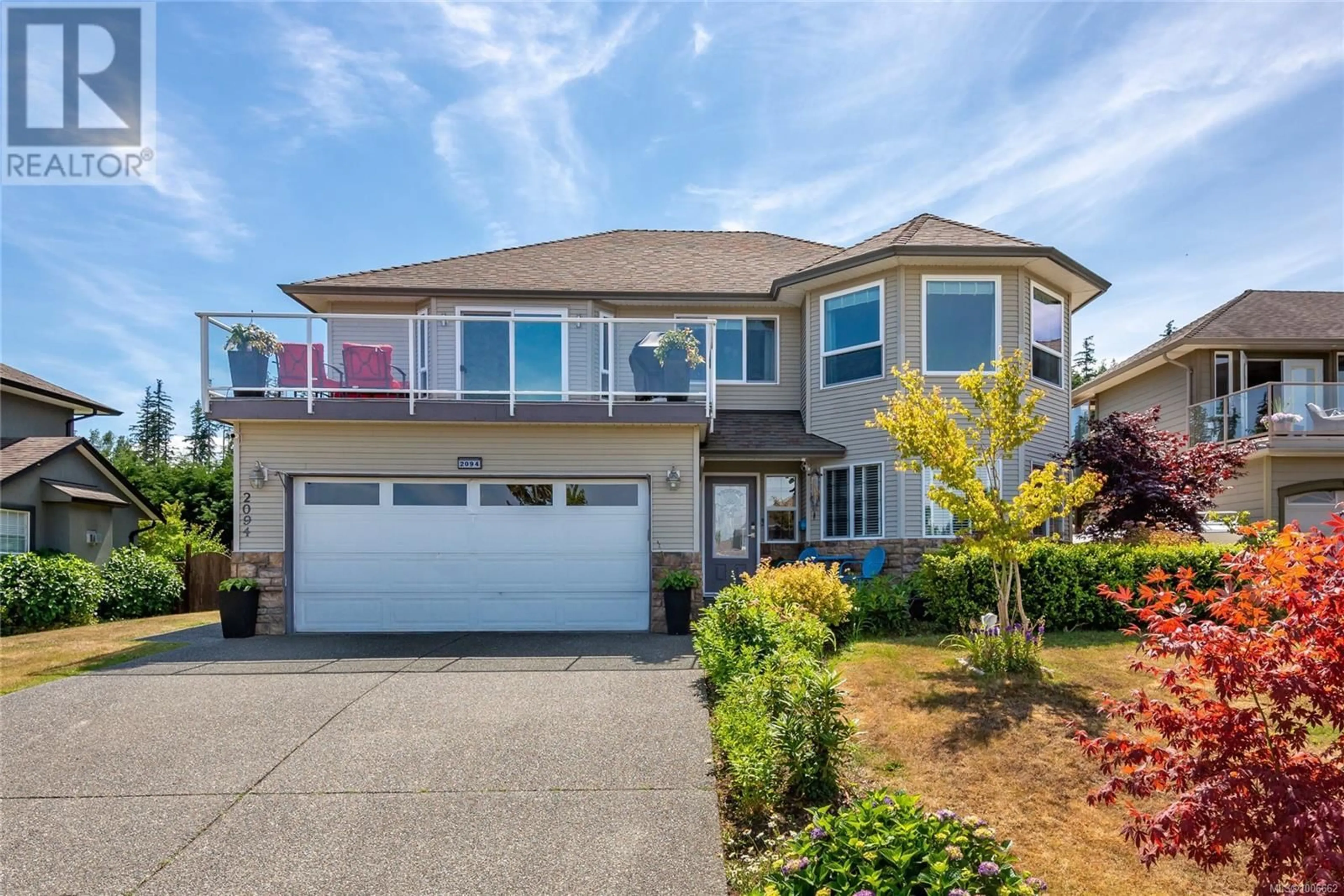 Home with vinyl exterior material, street for 2094 VARSITY DRIVE, Campbell River British Columbia V9H1V2