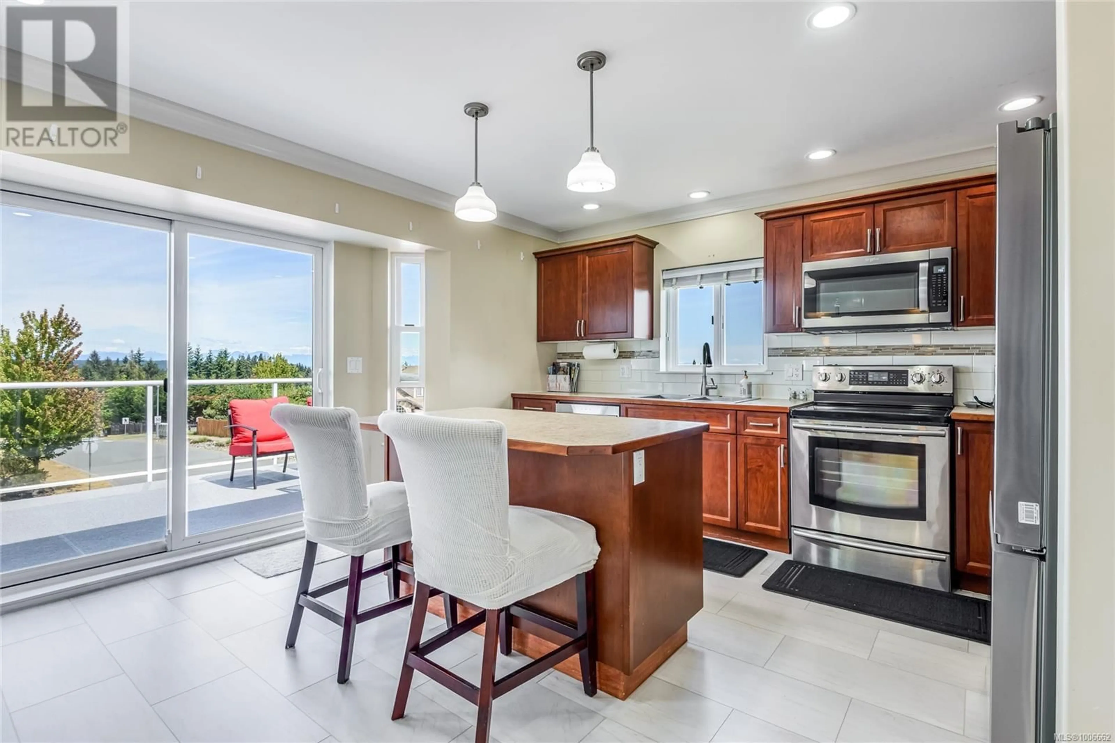 Open concept kitchen, ceramic/tile floor for 2094 VARSITY DRIVE, Campbell River British Columbia V9H1V2