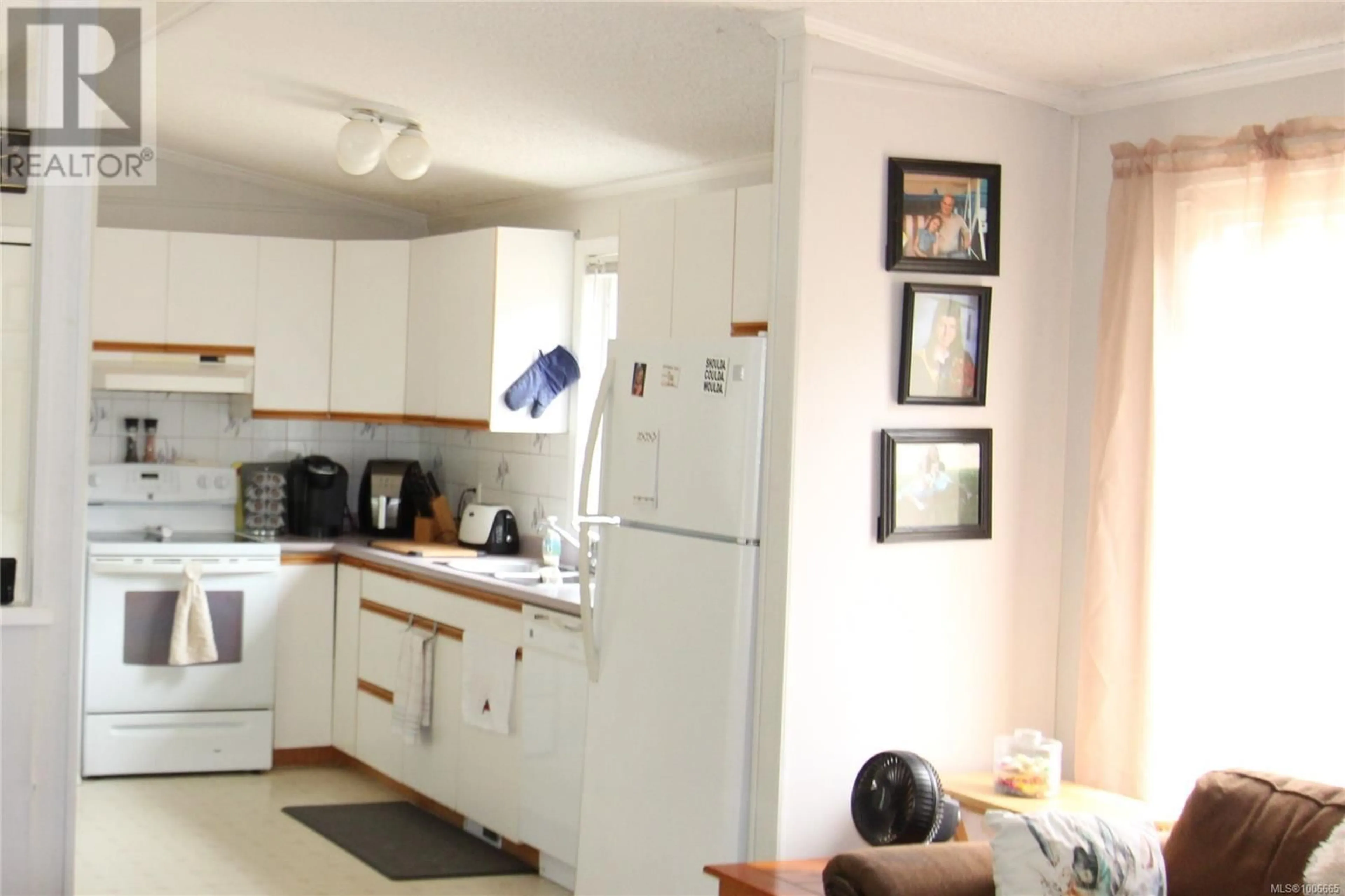 Standard kitchen, unknown for 3851 MELROSE ROAD, Whiskey Creek British Columbia V9K1M9
