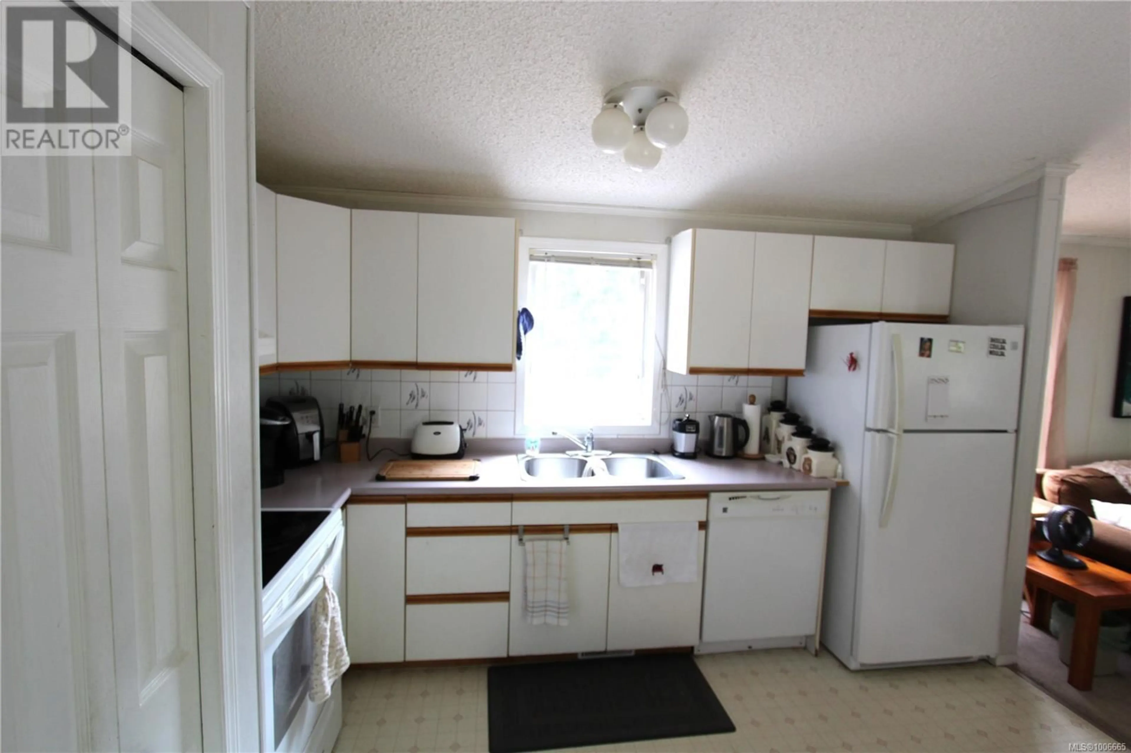Standard kitchen, unknown for 3851 MELROSE ROAD, Whiskey Creek British Columbia V9K1M9