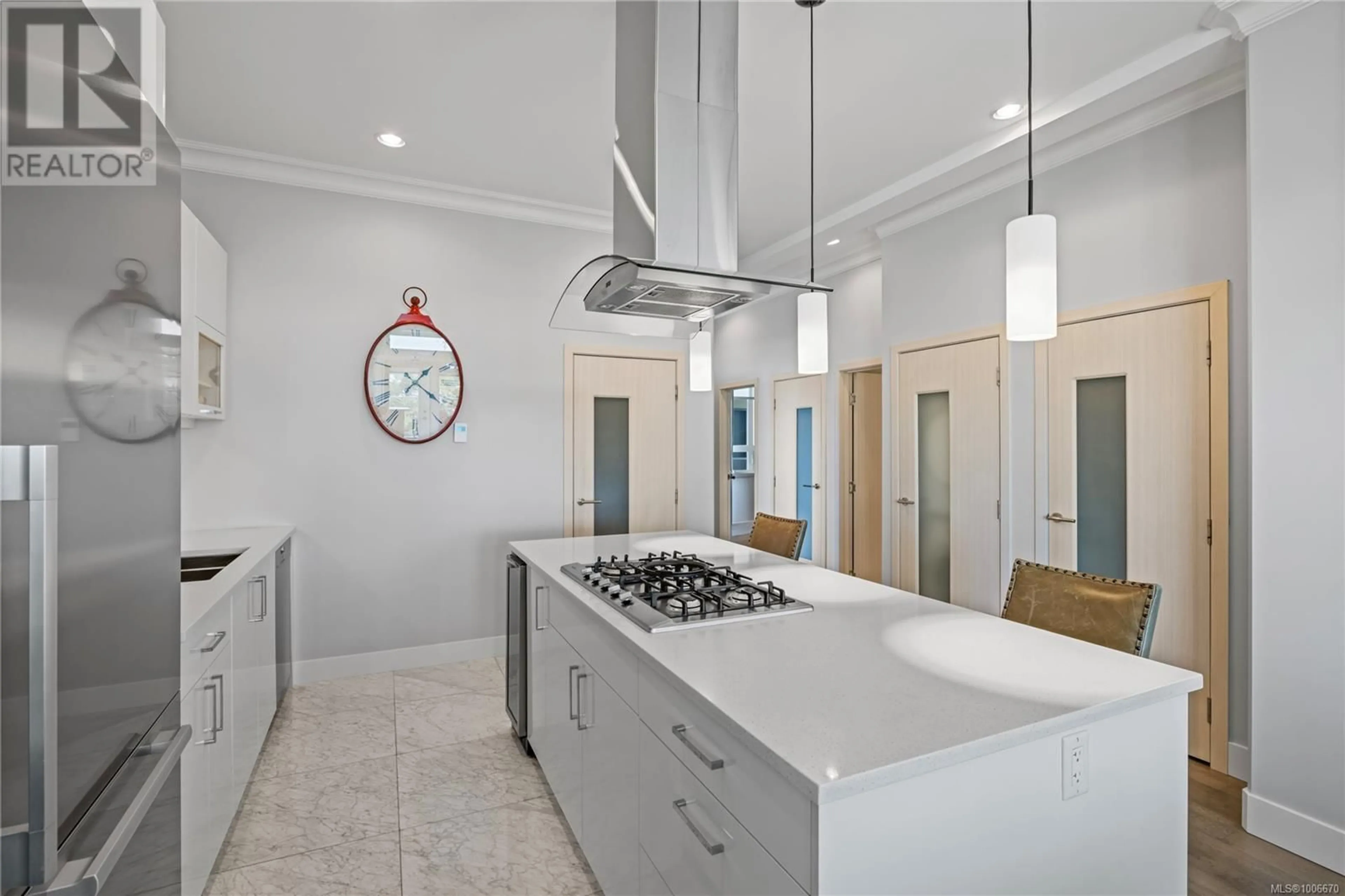 Contemporary kitchen, ceramic/tile floor for 404 - 10 CHAPEL STREET, Nanaimo British Columbia V9R5H2