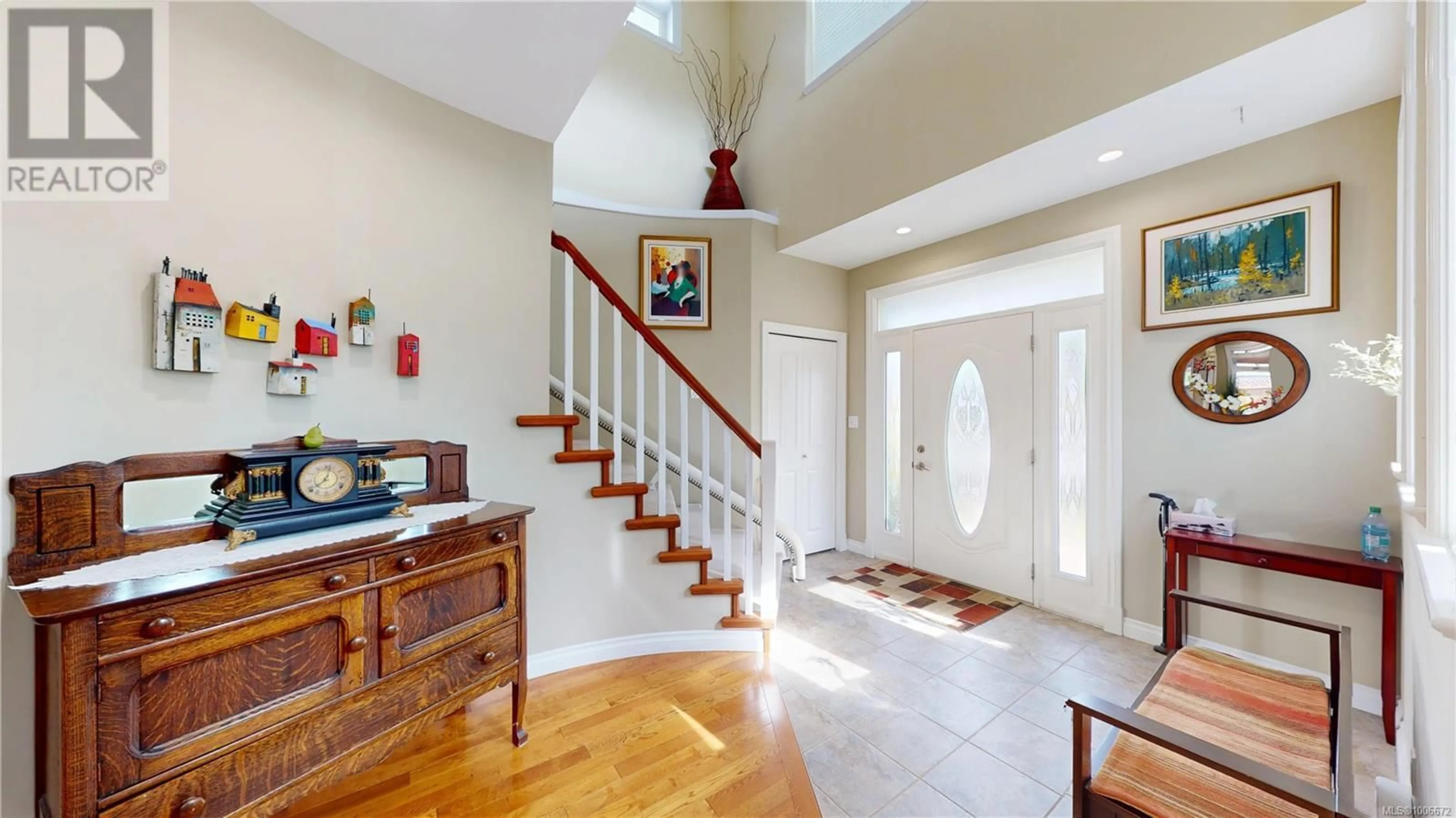 Indoor entryway for 9958A SWIFTSURE PLACE, Sidney British Columbia V8L4E4