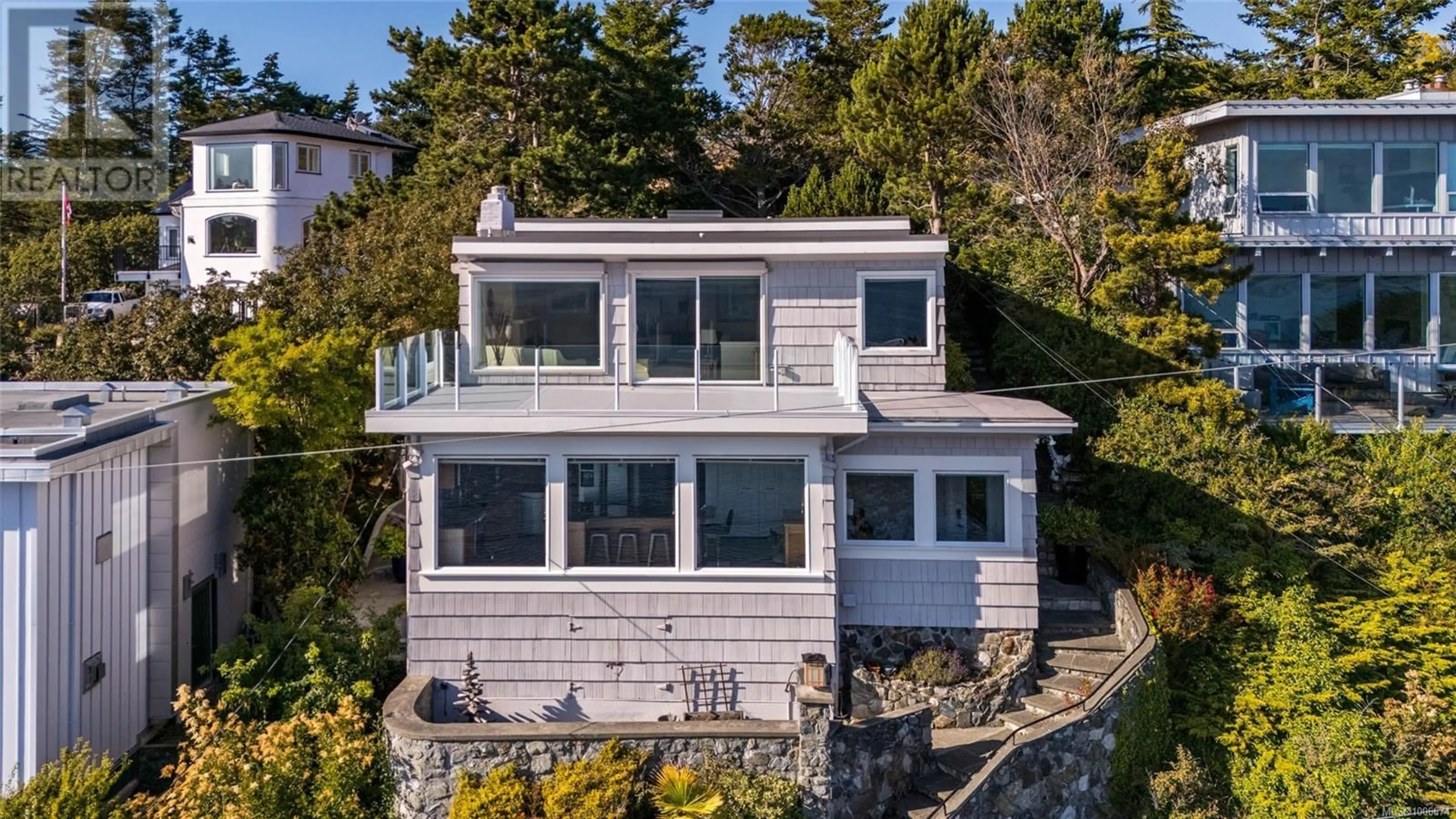 A pic from outside/outdoor area/front of a property/back of a property/a pic from drone, unknown for 488 BEACH DRIVE, Oak Bay British Columbia V8S2M5