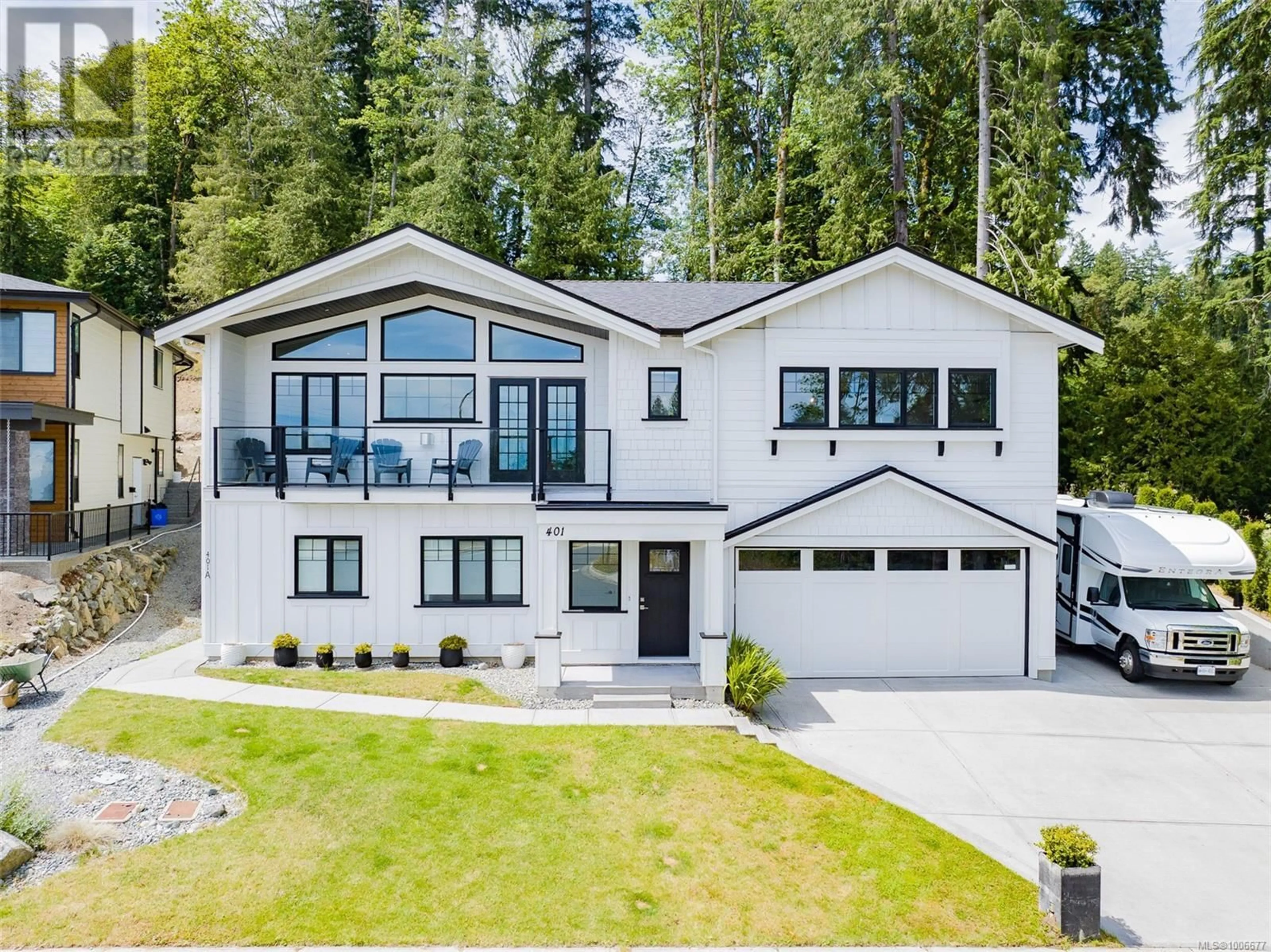 Home with vinyl exterior material, mountain view for 401 COLONIA DRIVE, Ladysmith British Columbia V9G0B8