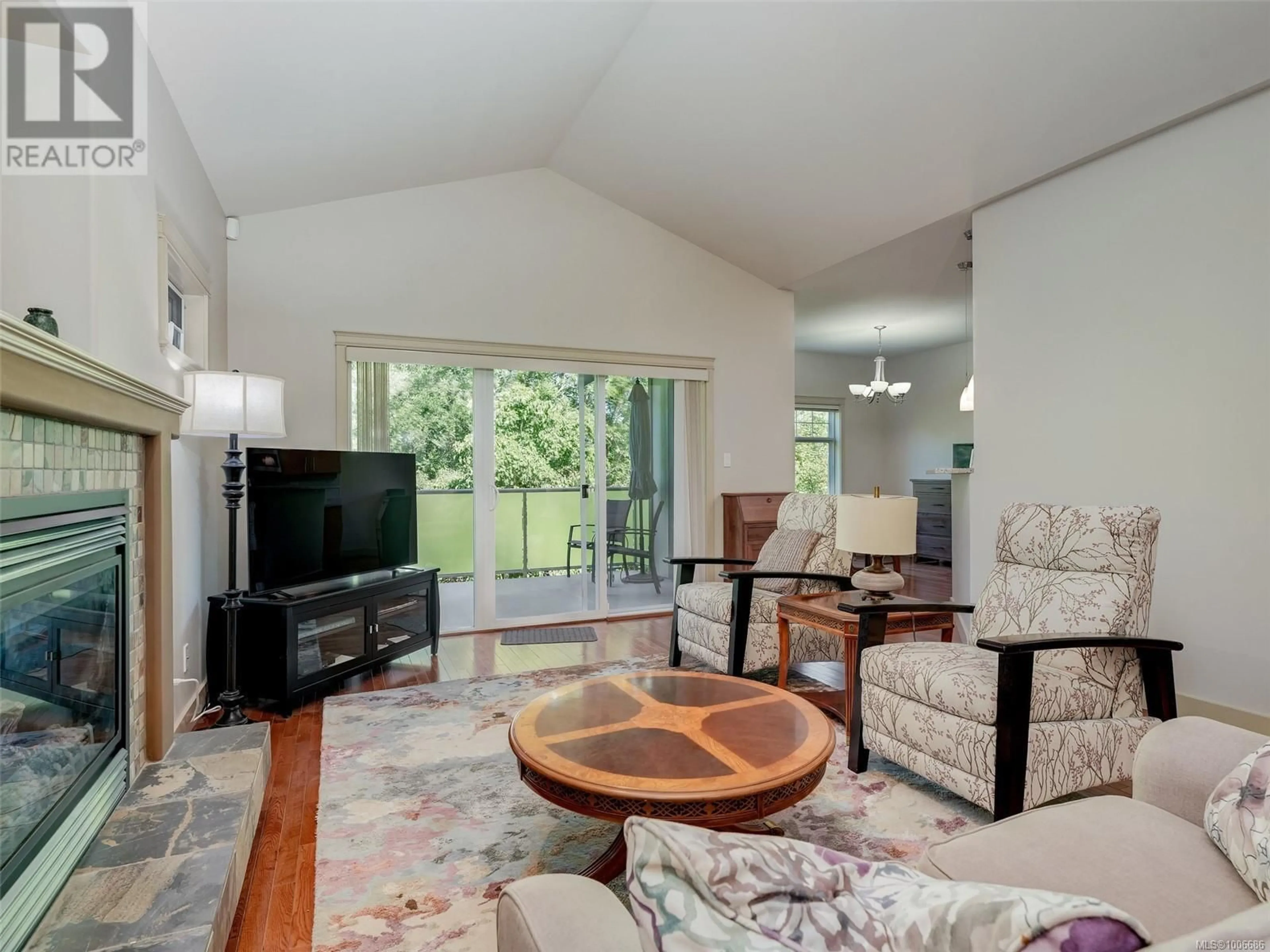 Living room with furniture, unknown for 9 - 3957 SOUTH VALLEY DRIVE, Saanich British Columbia V8Z7Z1