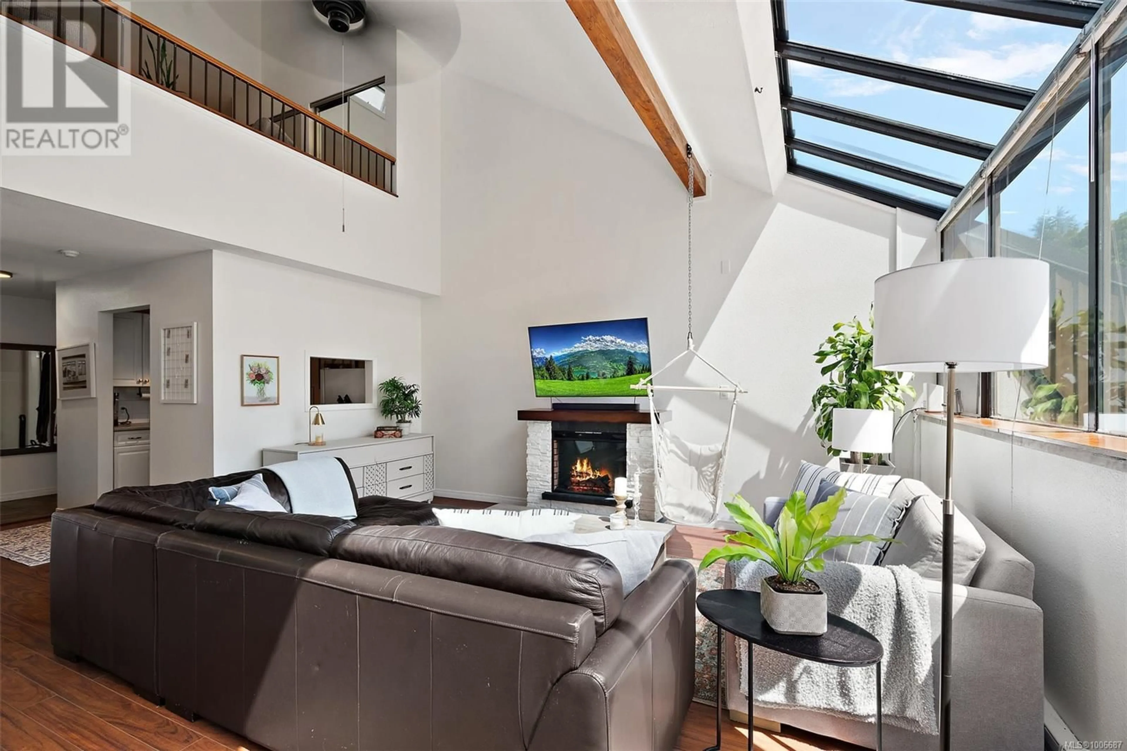 Living room with furniture, unknown for 494D - 4678 ELK LAKE DRIVE, Saanich British Columbia V8Z5M1