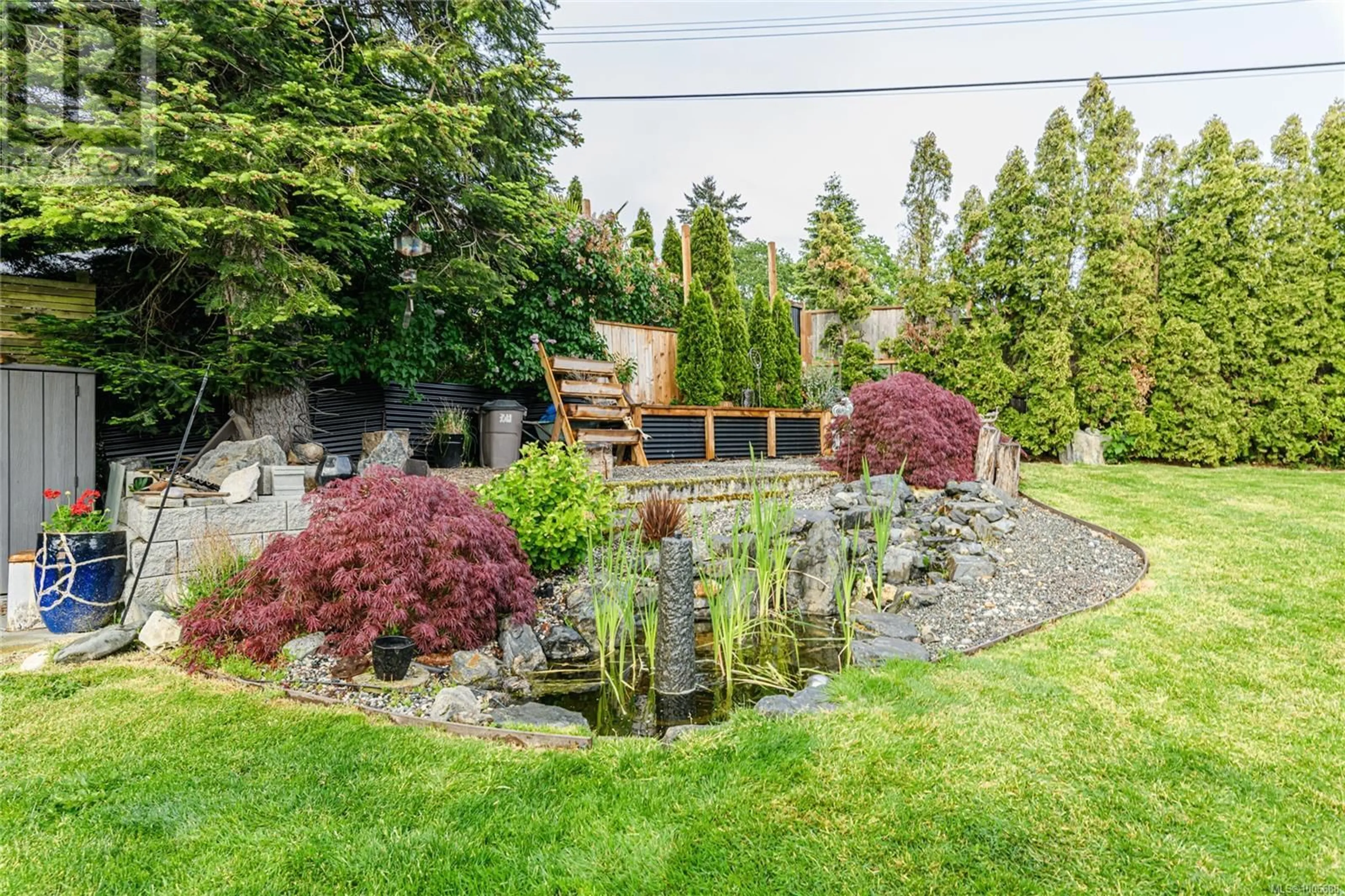 Patio, water/lake/river/ocean view for 870 PENDENE PLACE, Saanich British Columbia V8X3A1