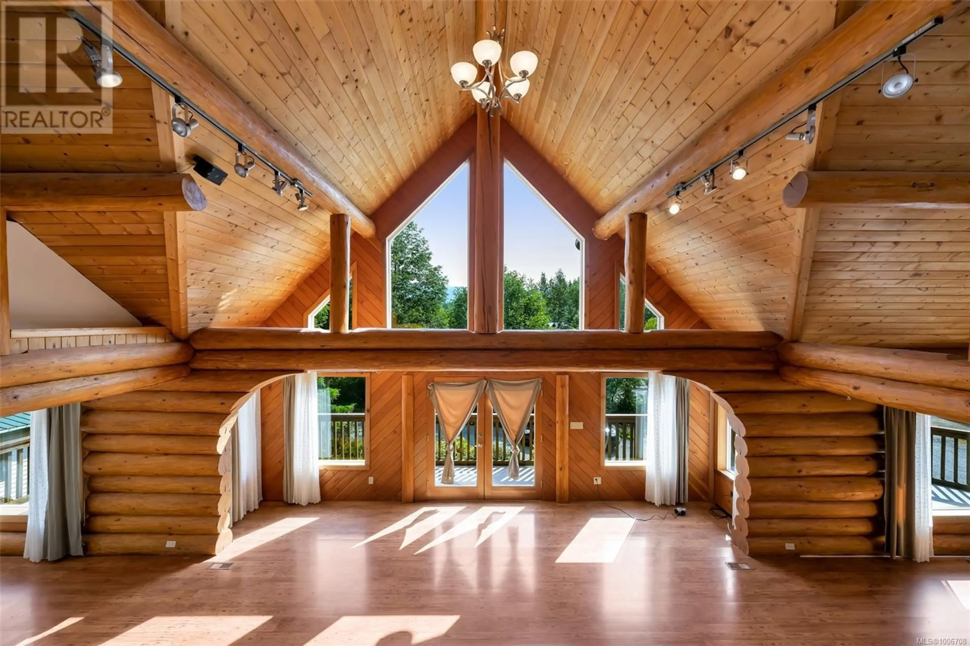 Indoor foyer for 50 - 8631 SOUTH SHORE ROAD, Lake Cowichan British Columbia V0R2G0