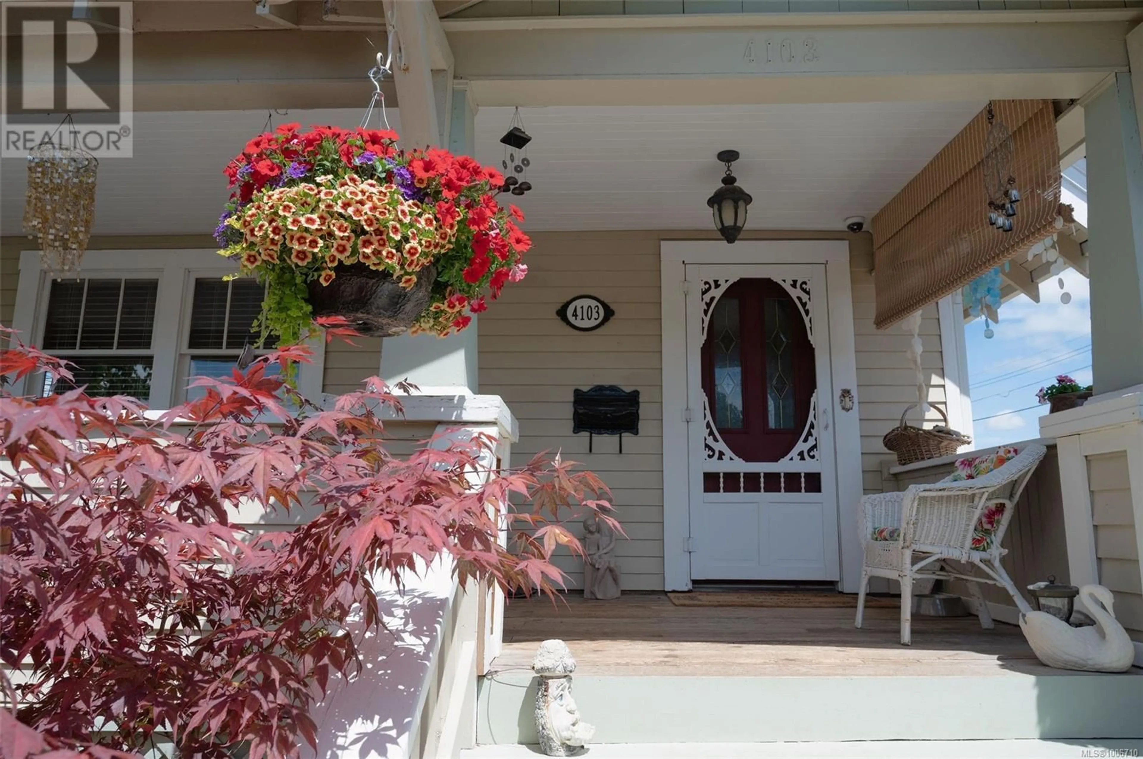 Indoor foyer for 4103 BURDE STREET, Port Alberni British Columbia V9Y3L5