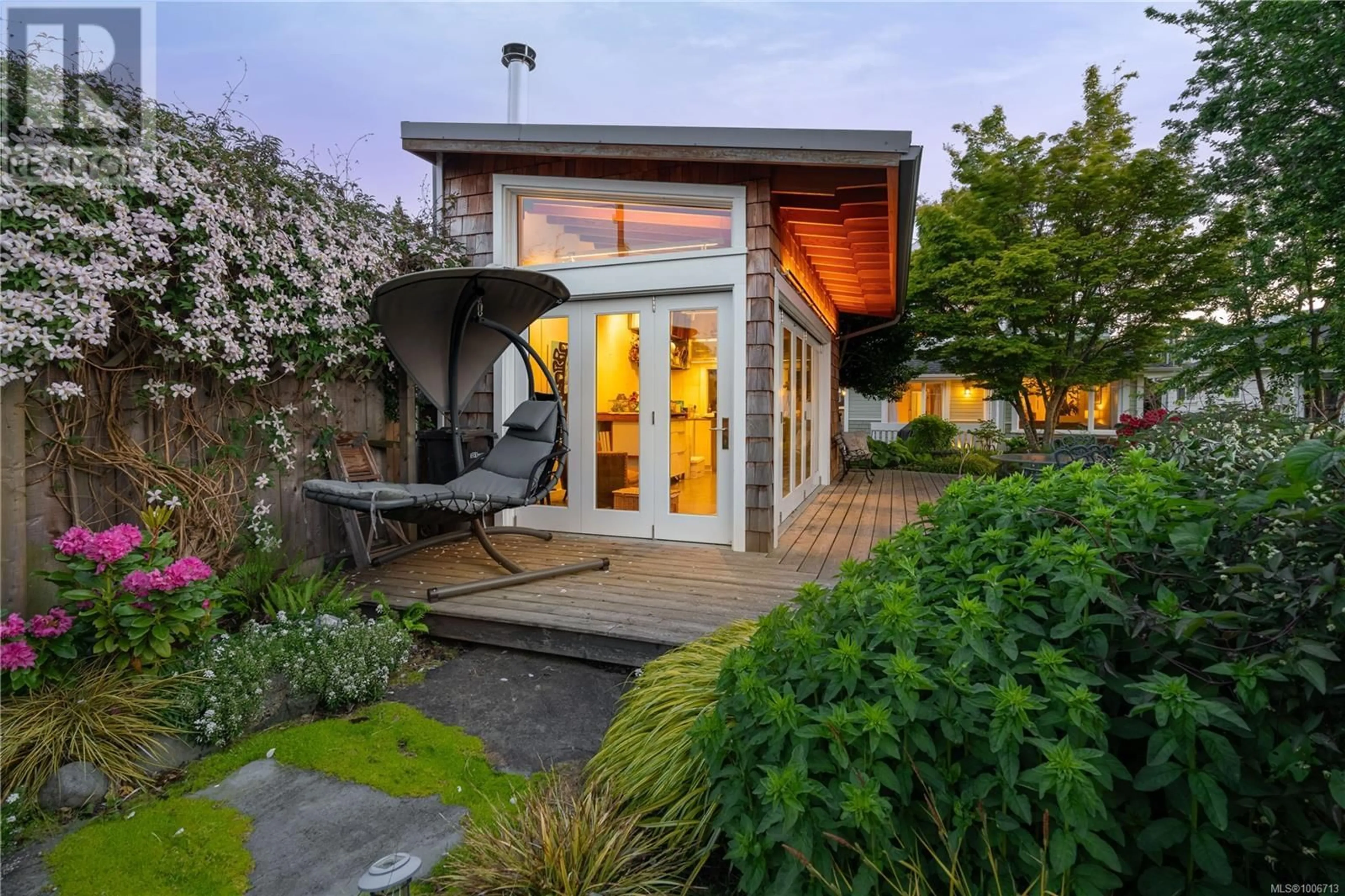 Patio, street for 485 HEAD STREET, Esquimalt British Columbia V9A5S1