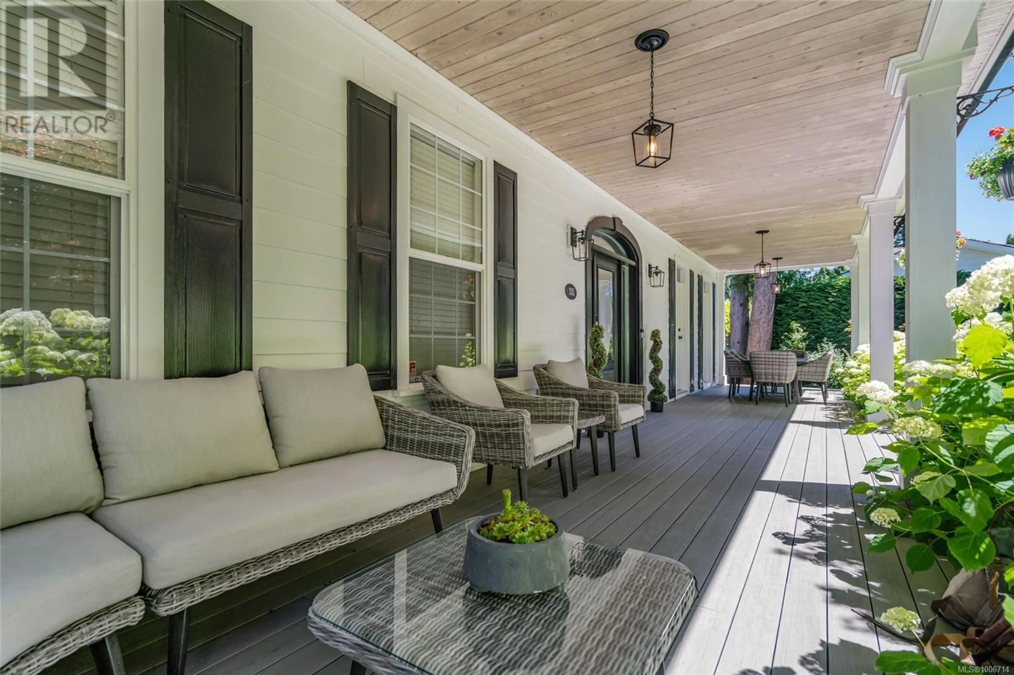 Patio, street for 155 HOYLAKE ROAD EAST, Qualicum Beach British Columbia V9K1L7