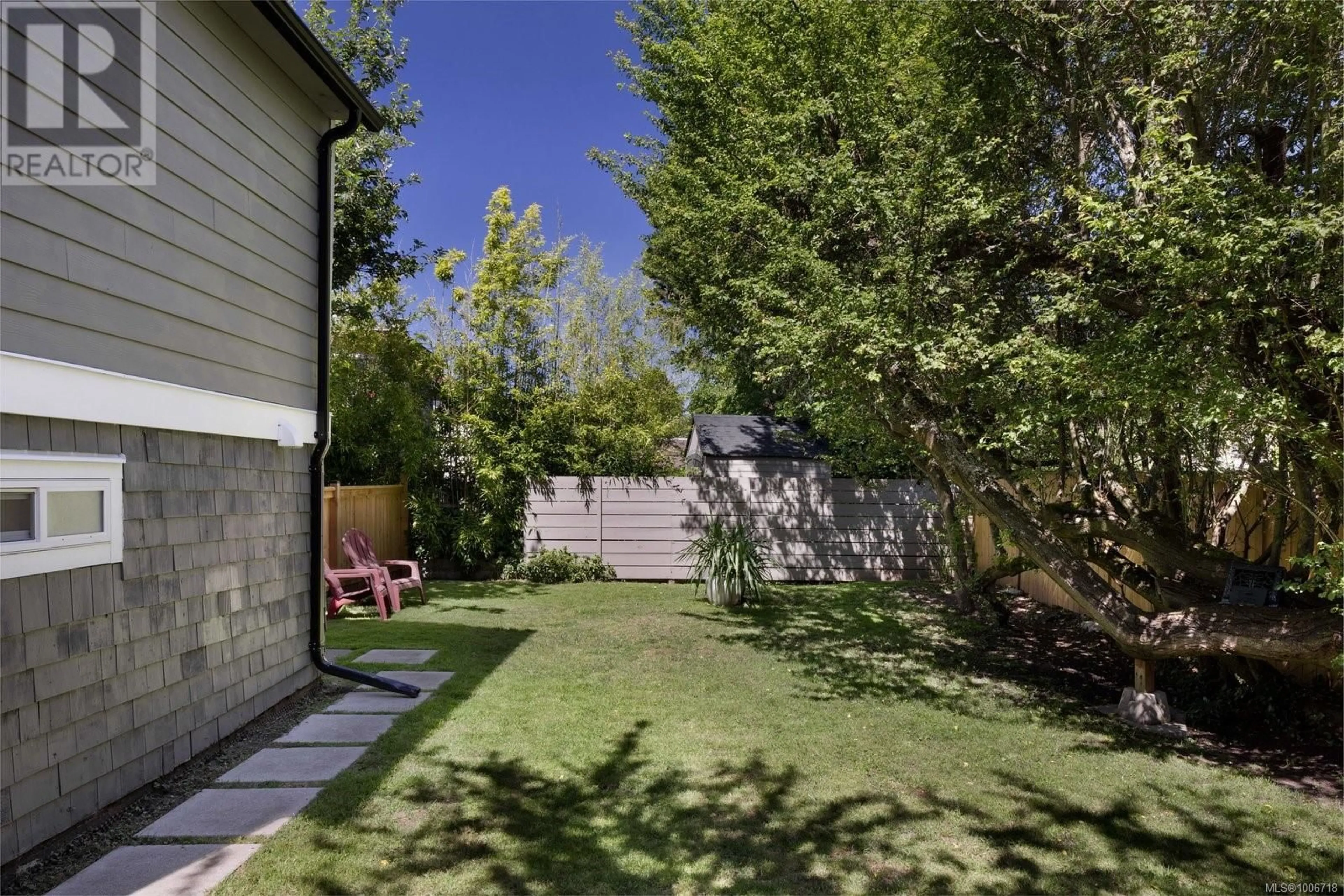 Patio, street for 3075 ALBANY STREET, Victoria British Columbia V9A1R4
