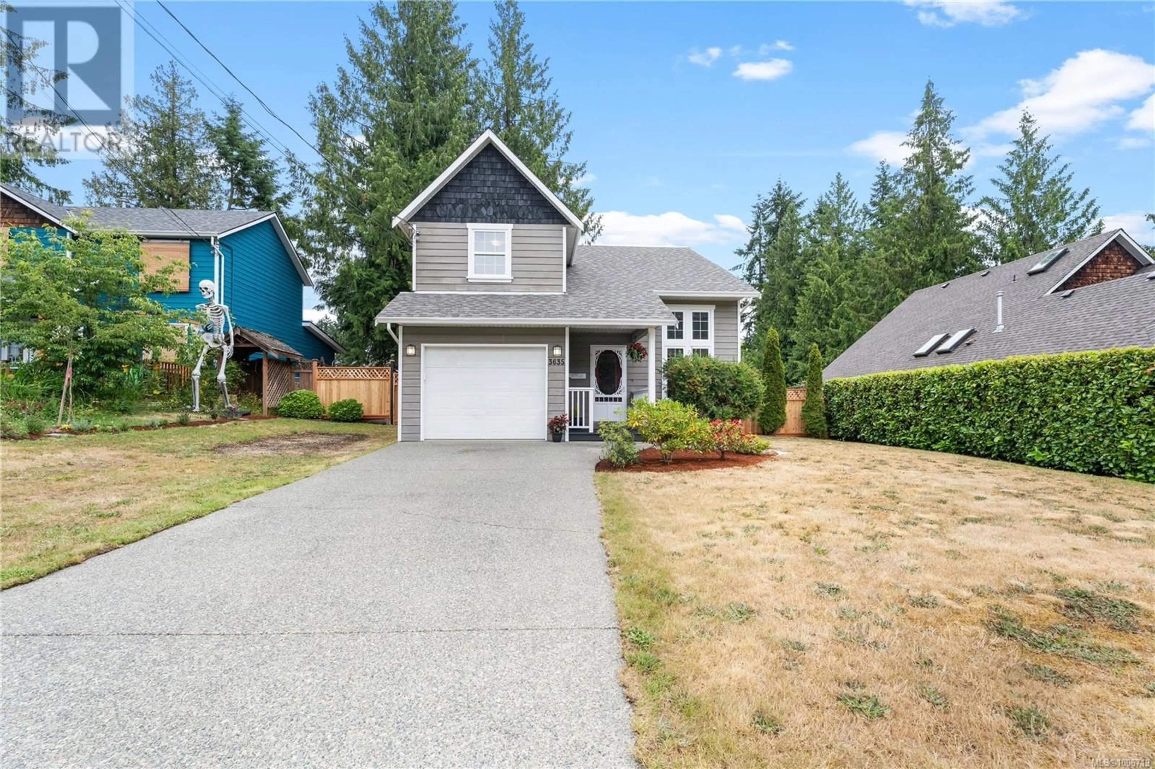 Home with vinyl exterior material, street for 3635 HOLLAND AVENUE, Cobble Hill British Columbia V0R1L0