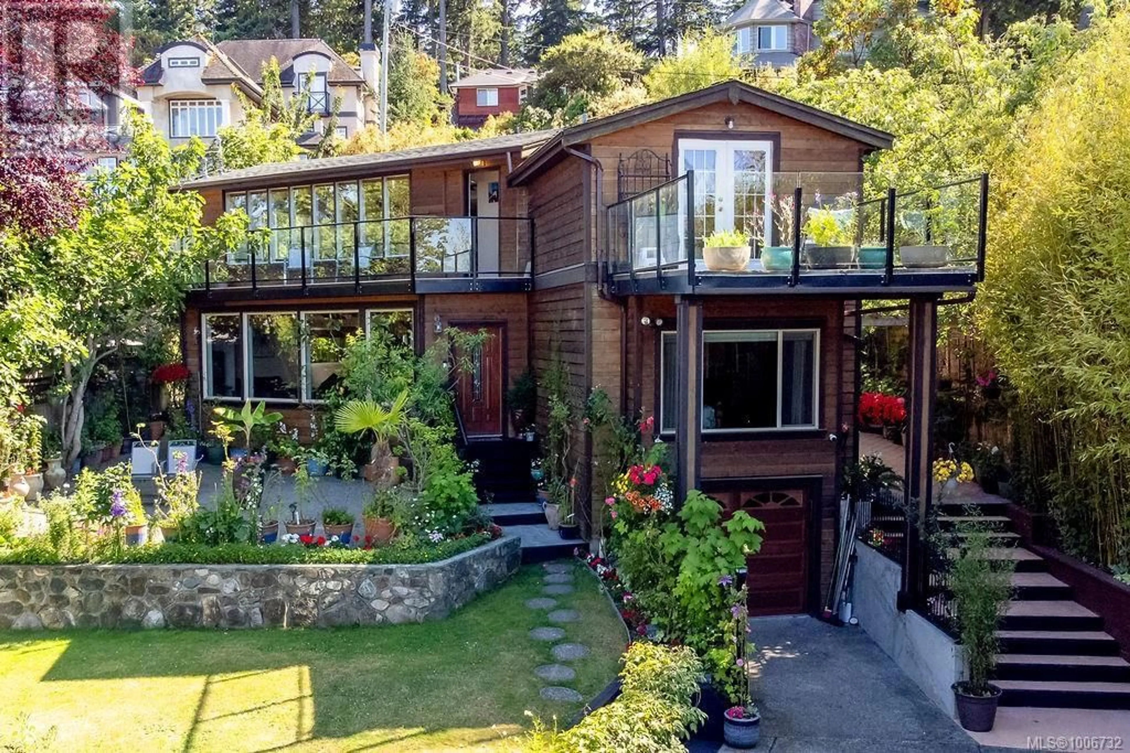 Patio, unknown for 4572 CORDOVA BAY ROAD, Saanich British Columbia V8X3V5