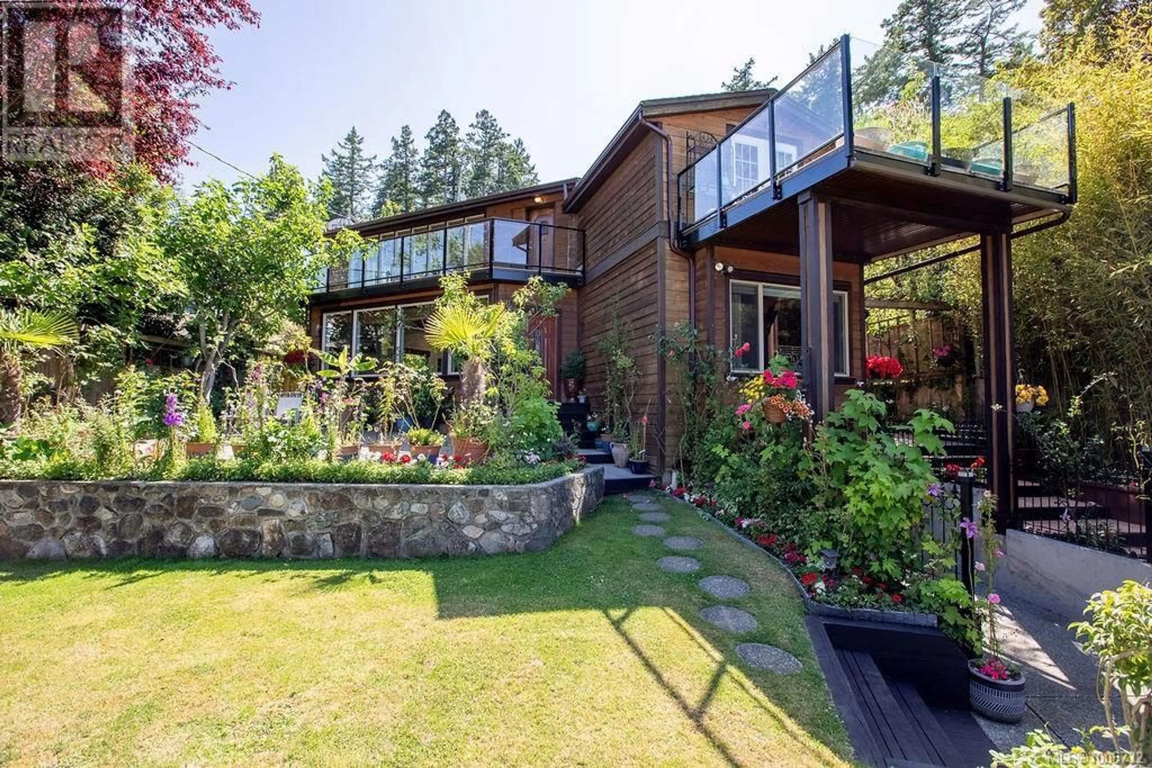 A pic from outside/outdoor area/front of a property/back of a property/a pic from drone, unknown for 4572 CORDOVA BAY ROAD, Saanich British Columbia V8X3V5
